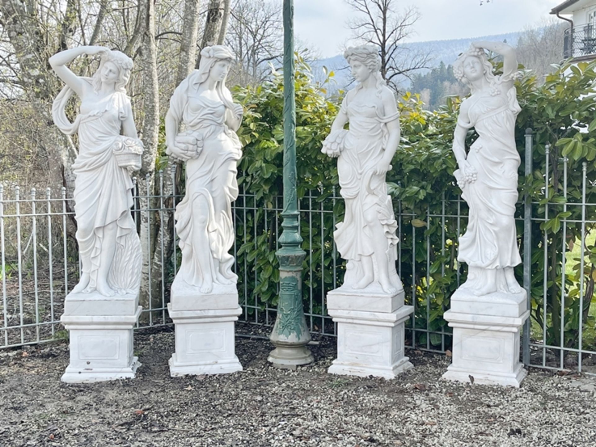 Monumentale Marmorfiguren "Vier Jahreszeiten" - Bild 2 aus 18