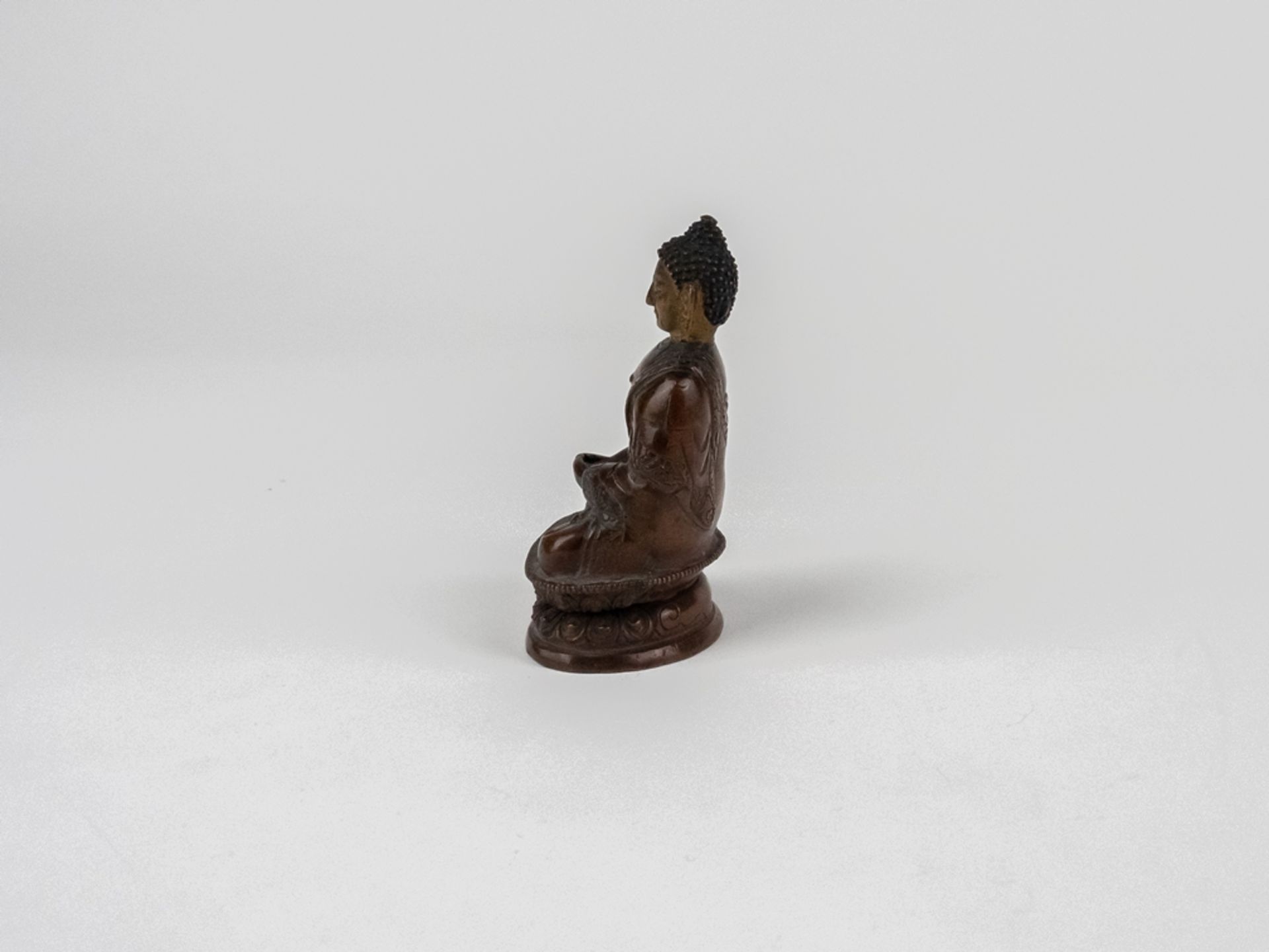 Alter kleiner Bronze Buddha - Image 4 of 9