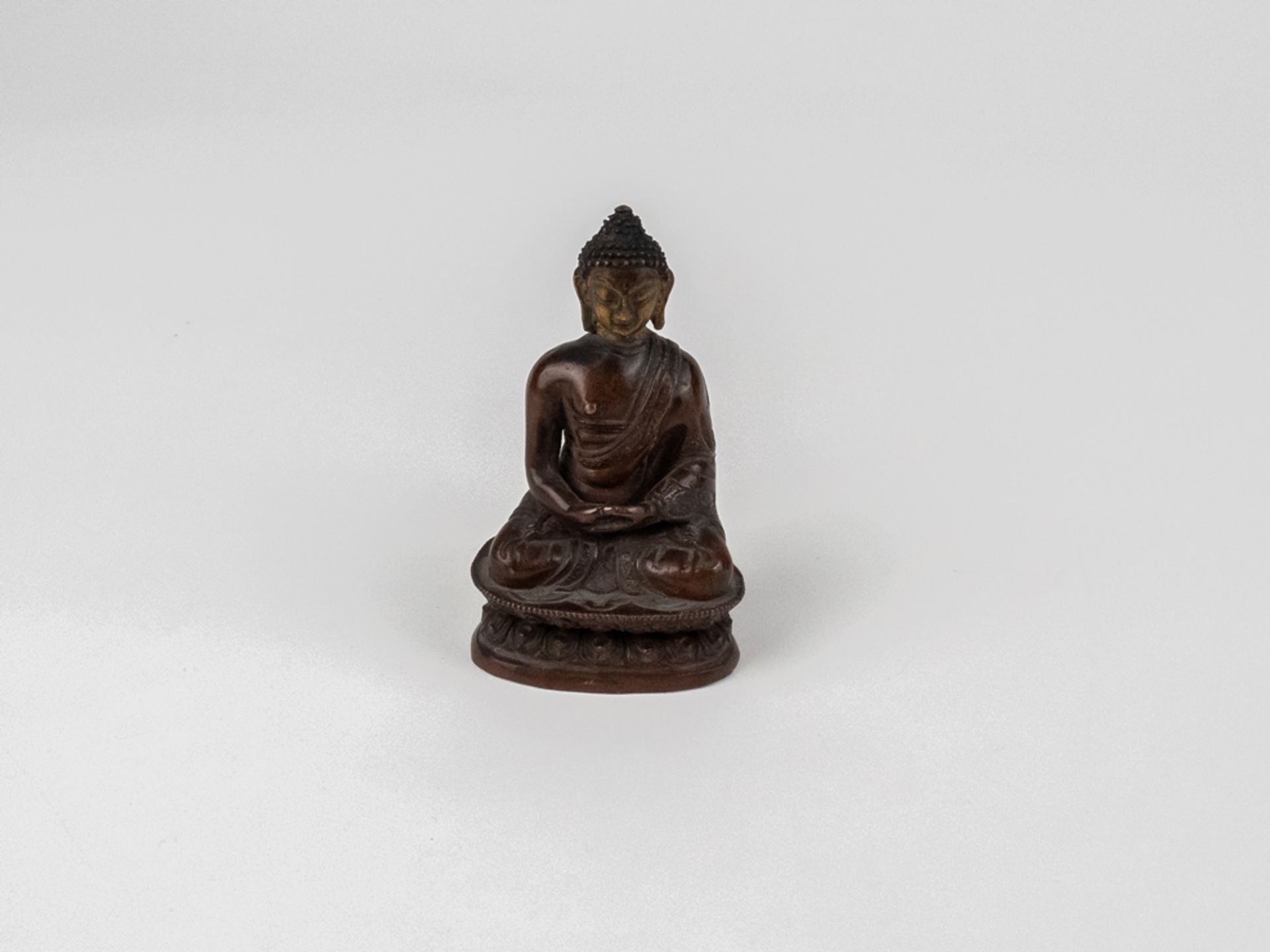 Alter kleiner Bronze Buddha - Image 5 of 9