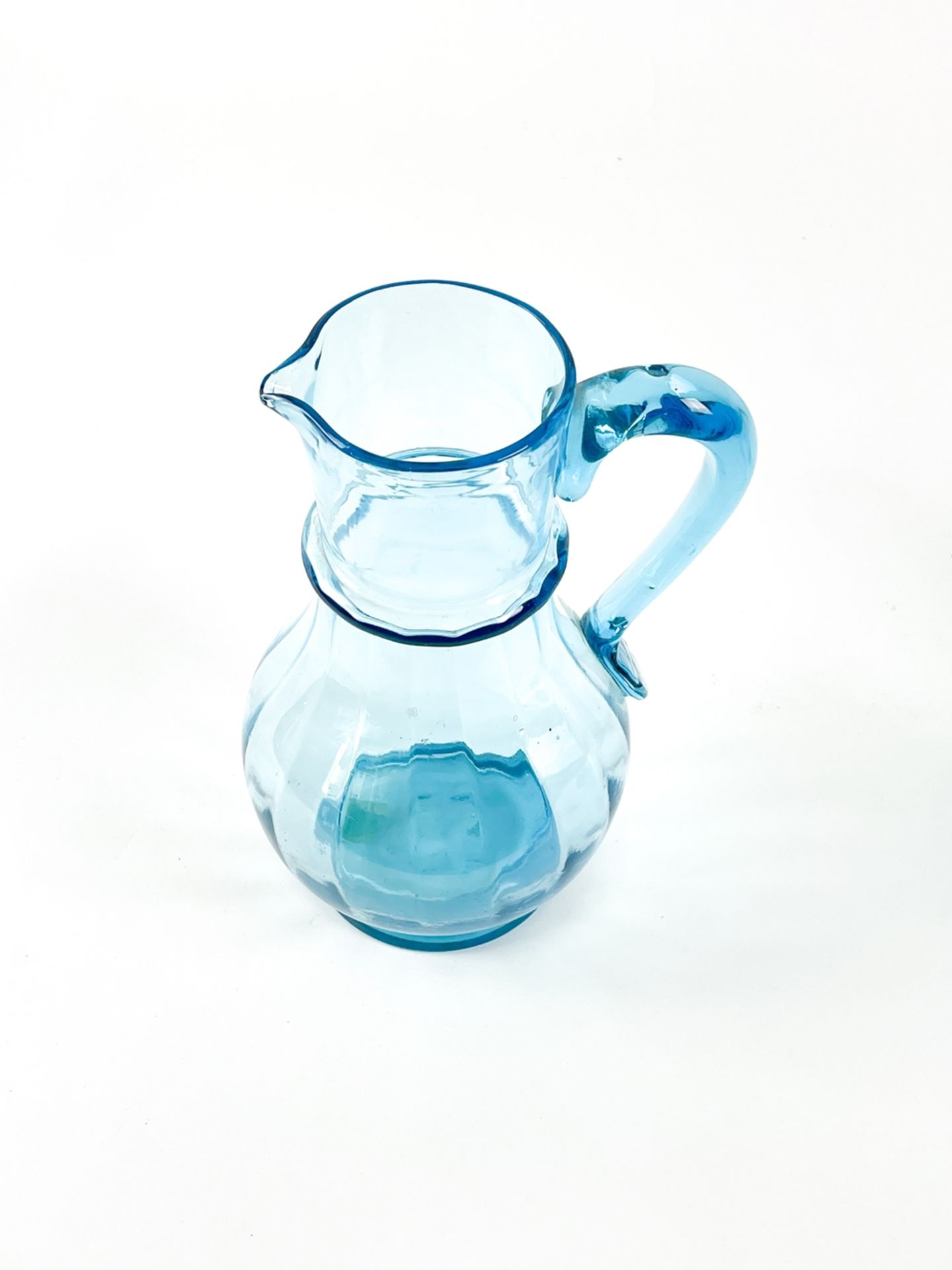 Blauer Glaskrug mit zwei Bechern  - Bild 4 aus 7