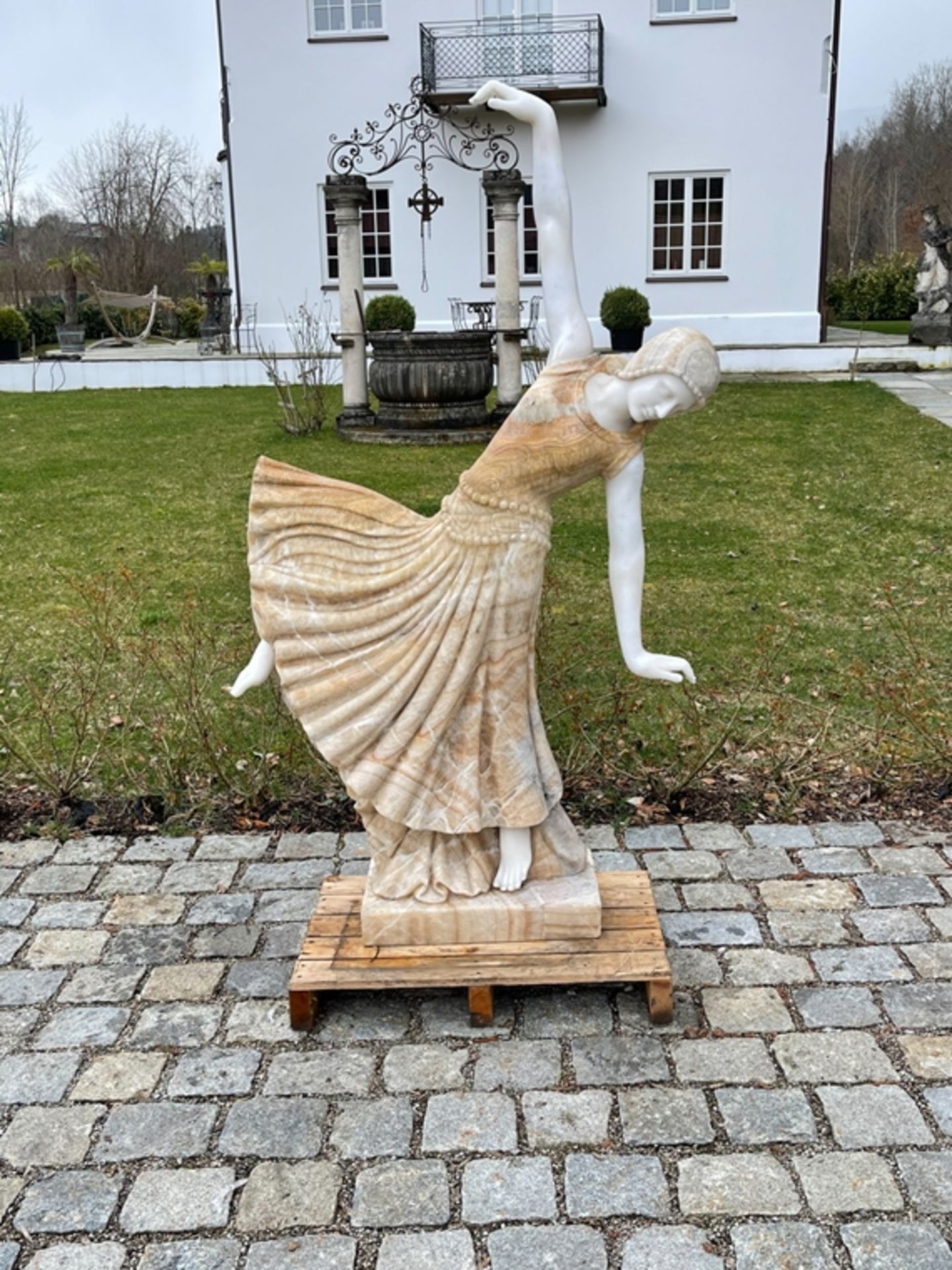 Marmor-Figur "Jugendstil Tänzerin"