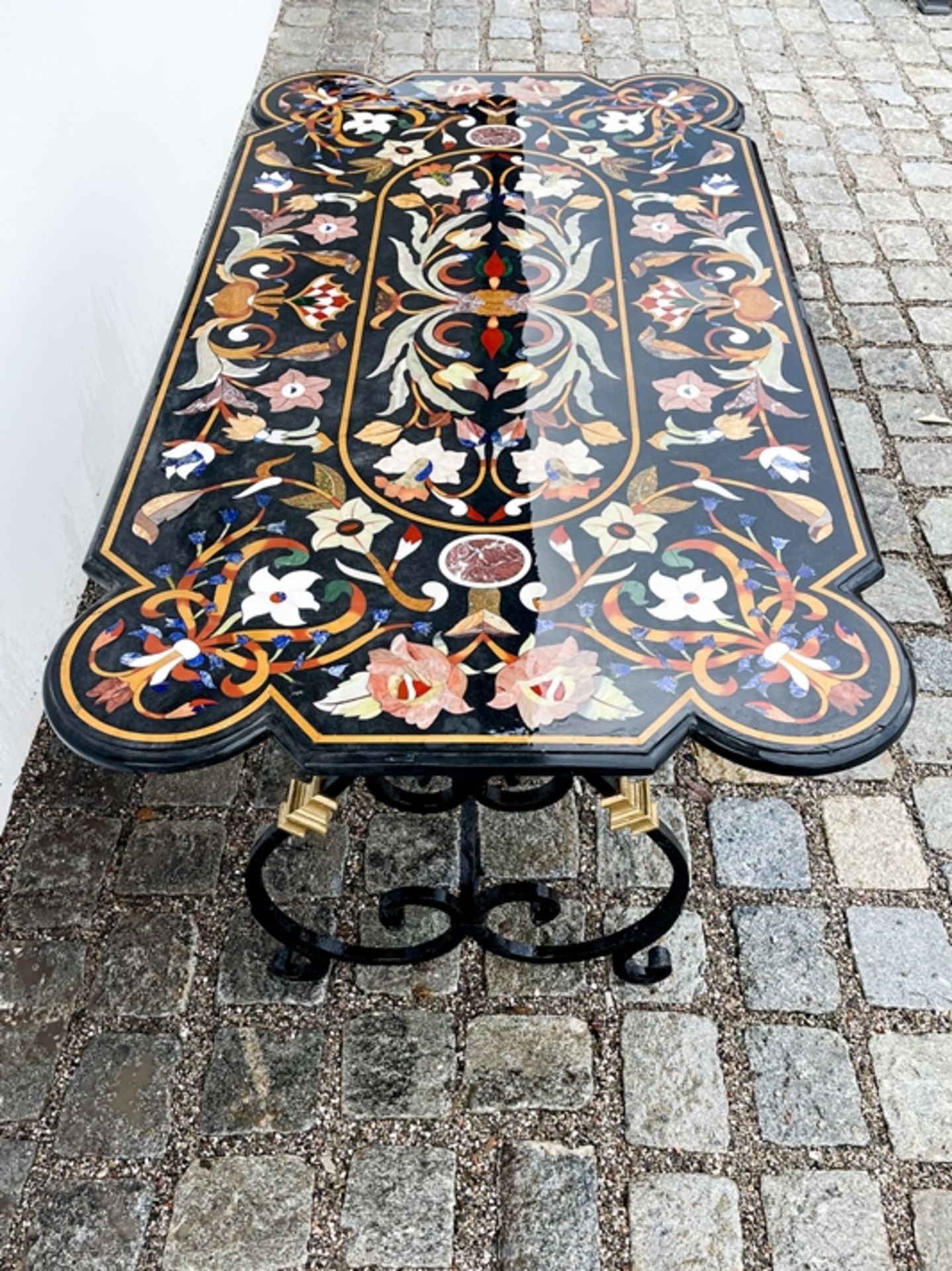 Prunkvoll eingelegter Pietra Dura - Tisch  - Bild 4 aus 5