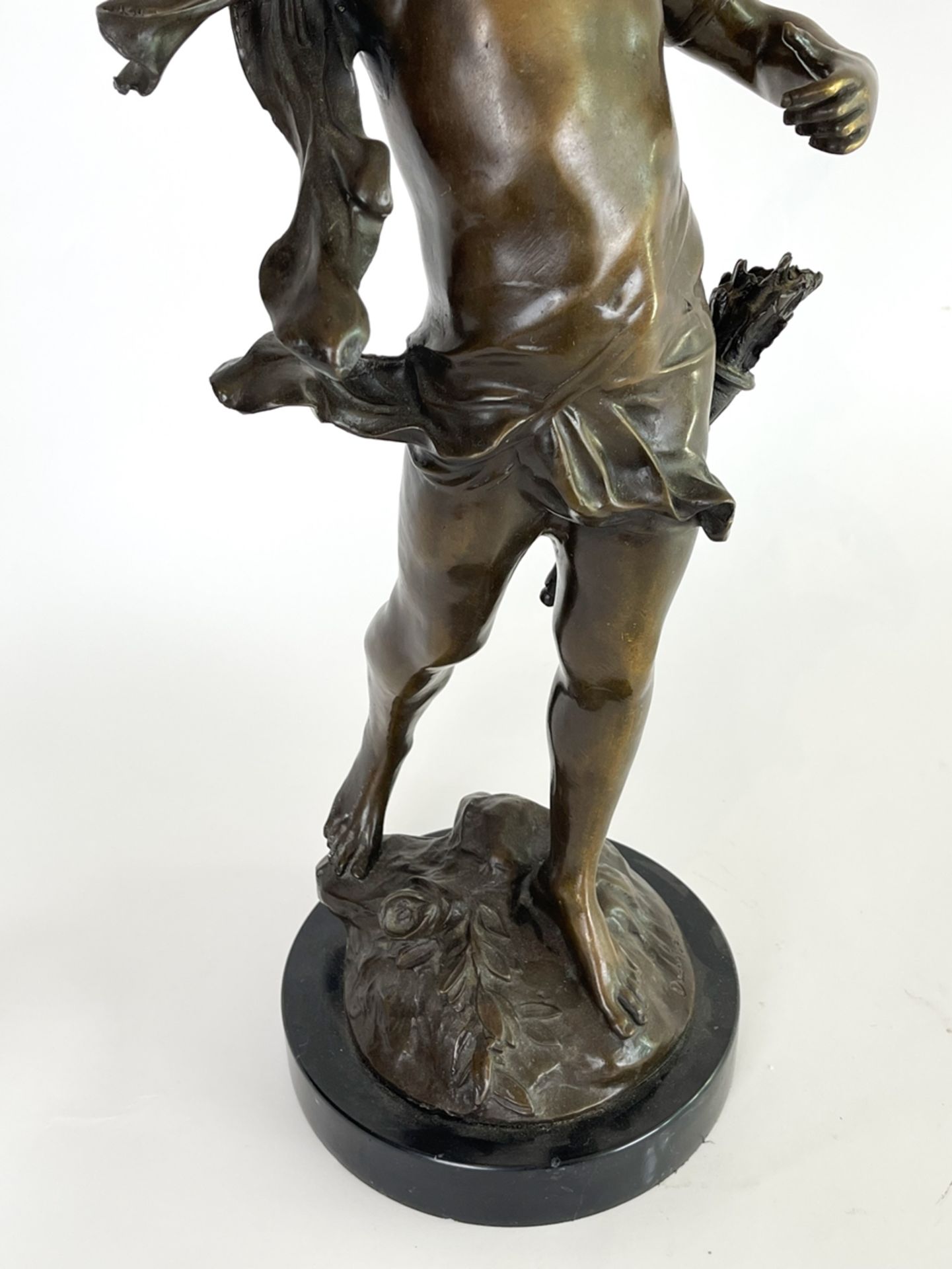 Große Bronzefigur "geflügelter Putto" - Image 10 of 15
