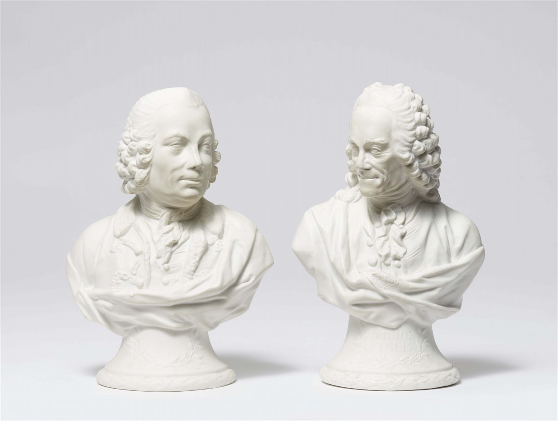 Zwei Büsten, Voltaire und Marquis d'Argens