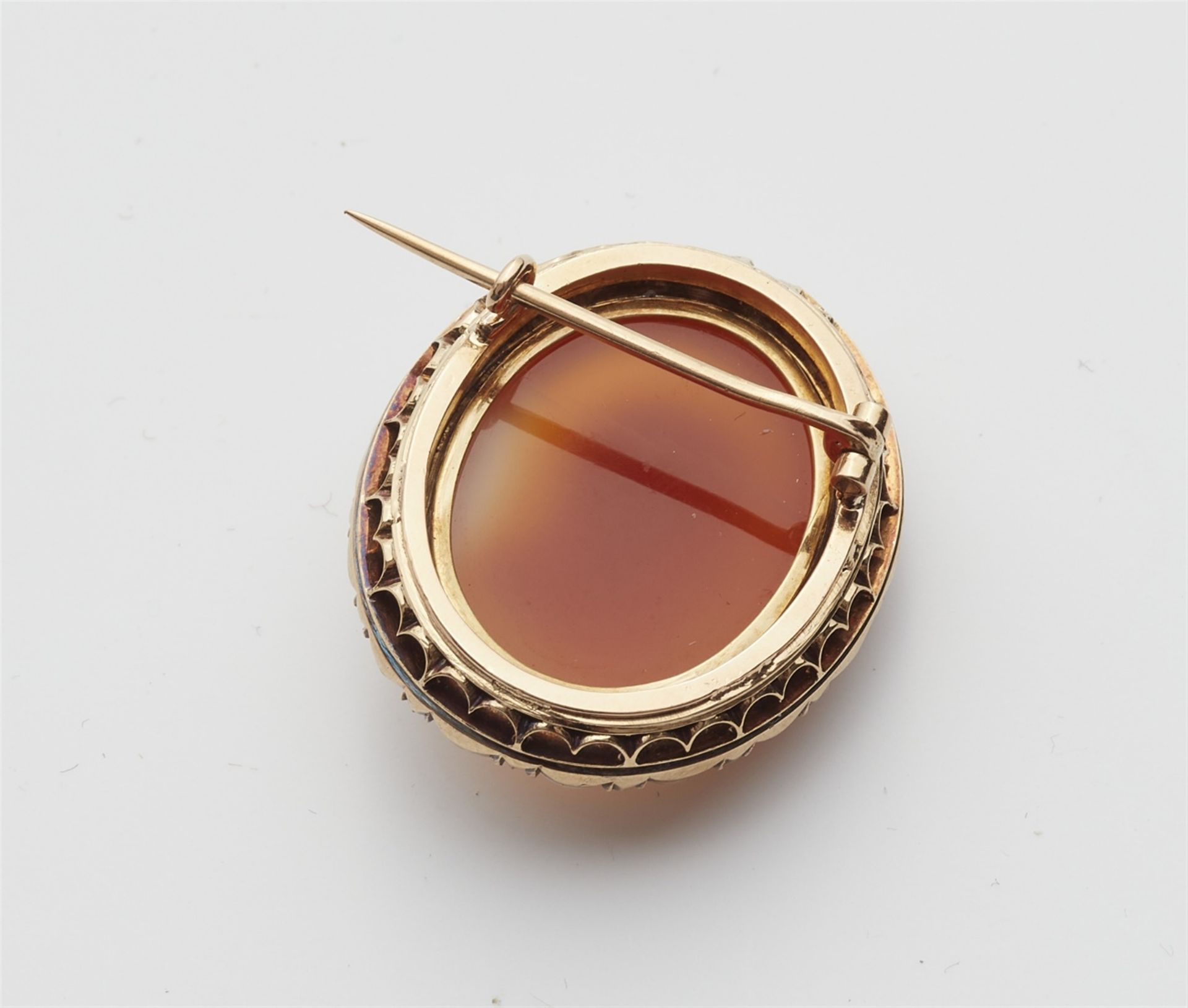 An 18k gold agate cameo and pearl brooch - Image 2 of 2