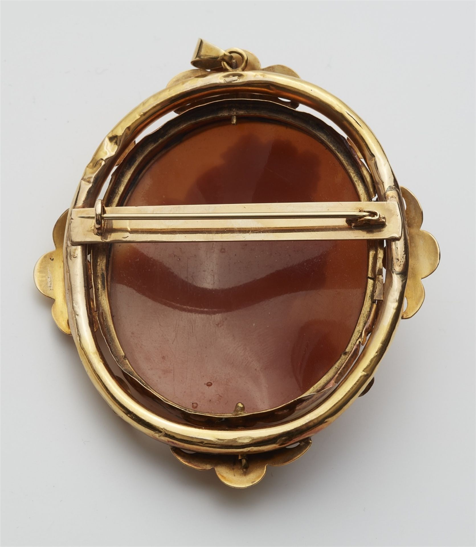 A 14k gold cameo brooch - Image 2 of 2
