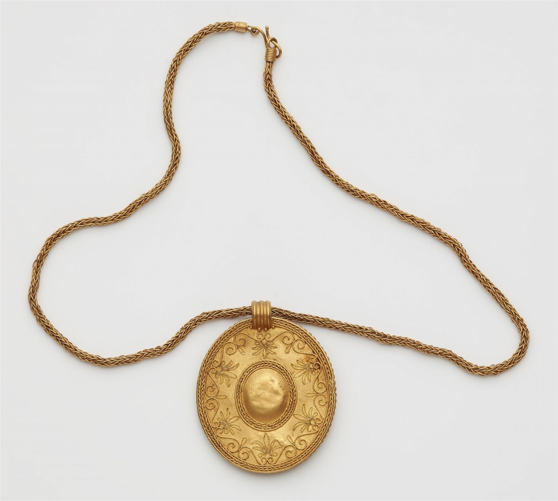 Kette mit Amulettanhänger - Bild 2 aus 2