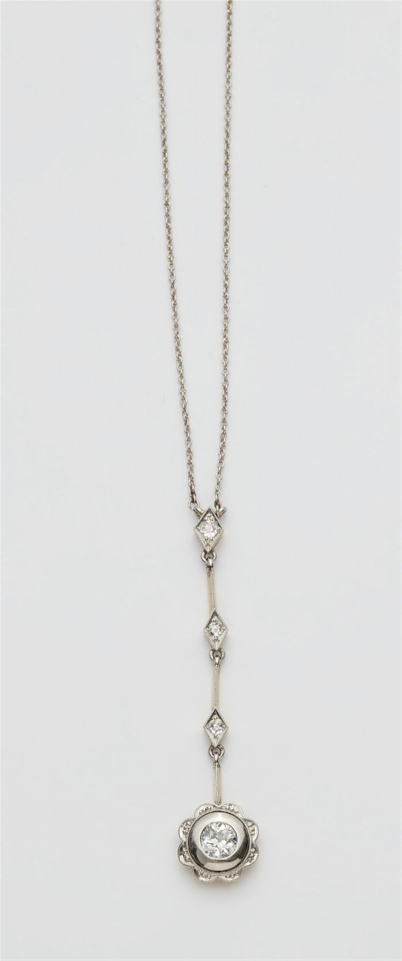 Collier negligé mit Diamanten