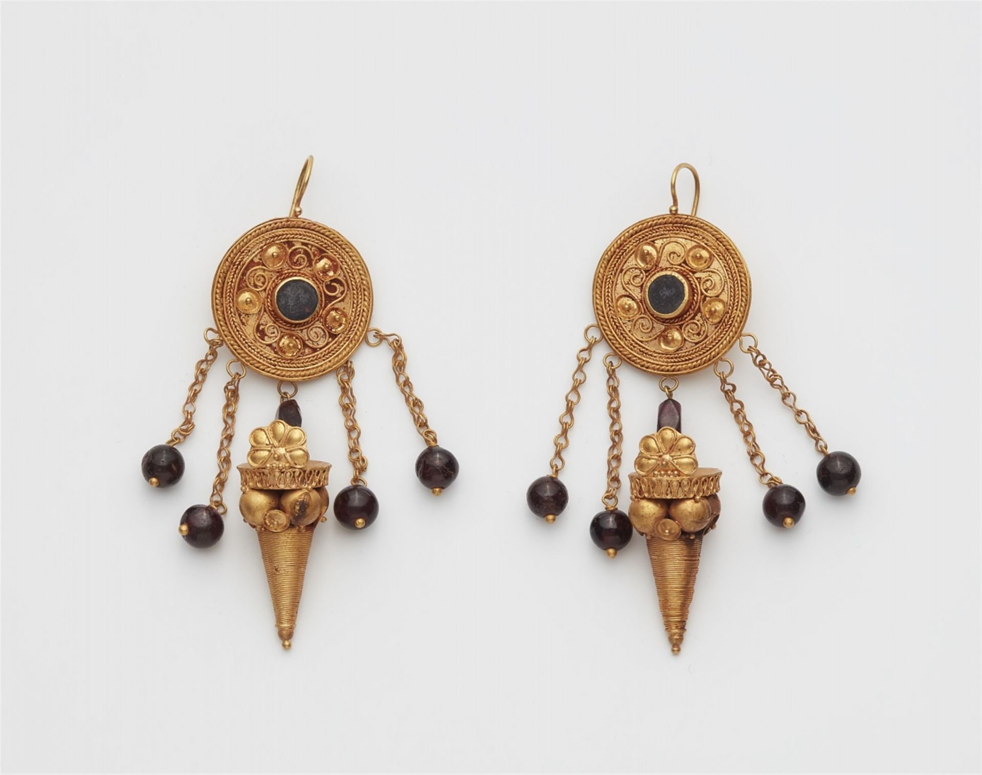 A pair of 22k gold Hellenistic drop earrings