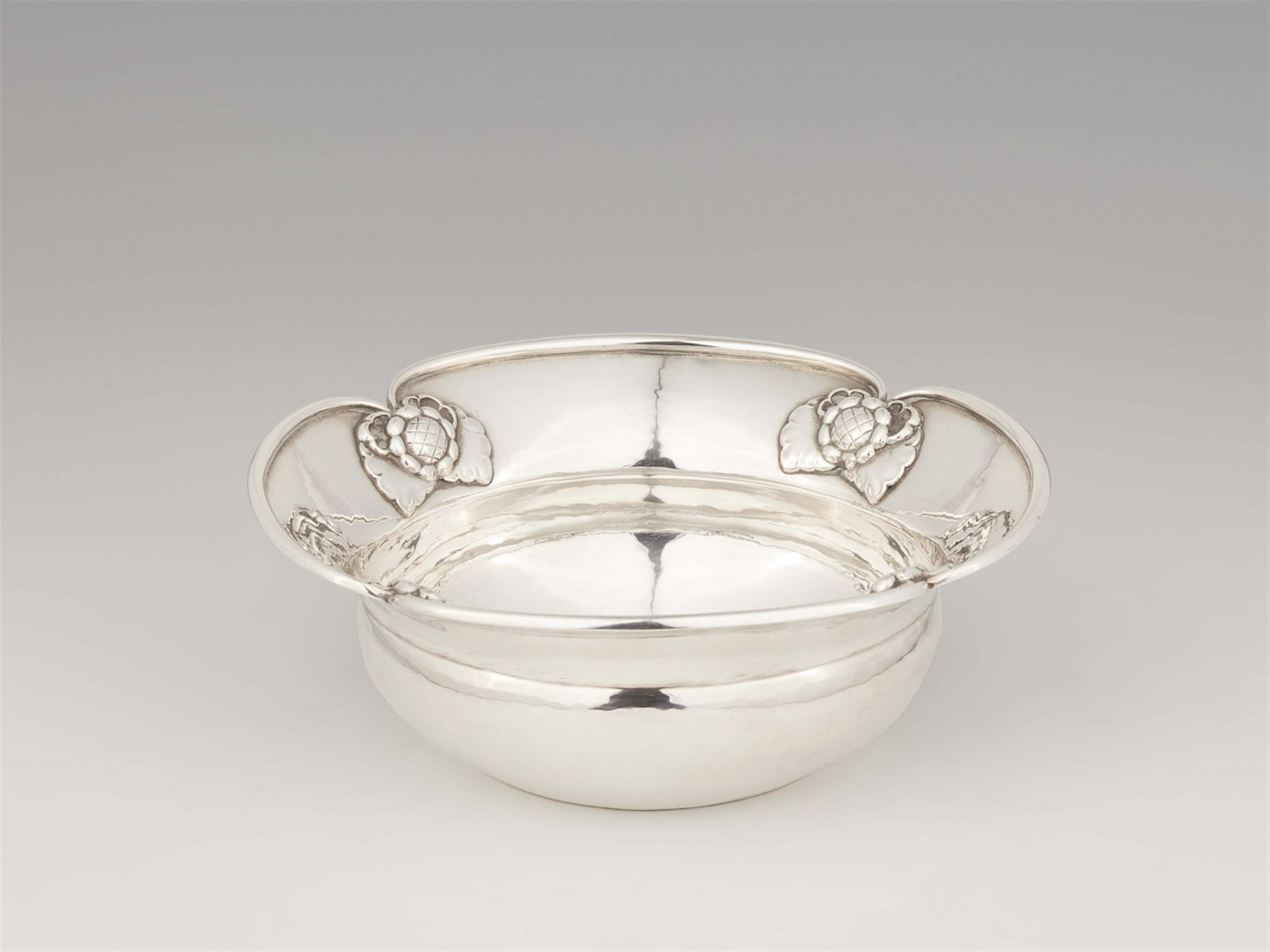 A Jugendstil Copenhagen silver dish by Georg Jensen, model no. 25