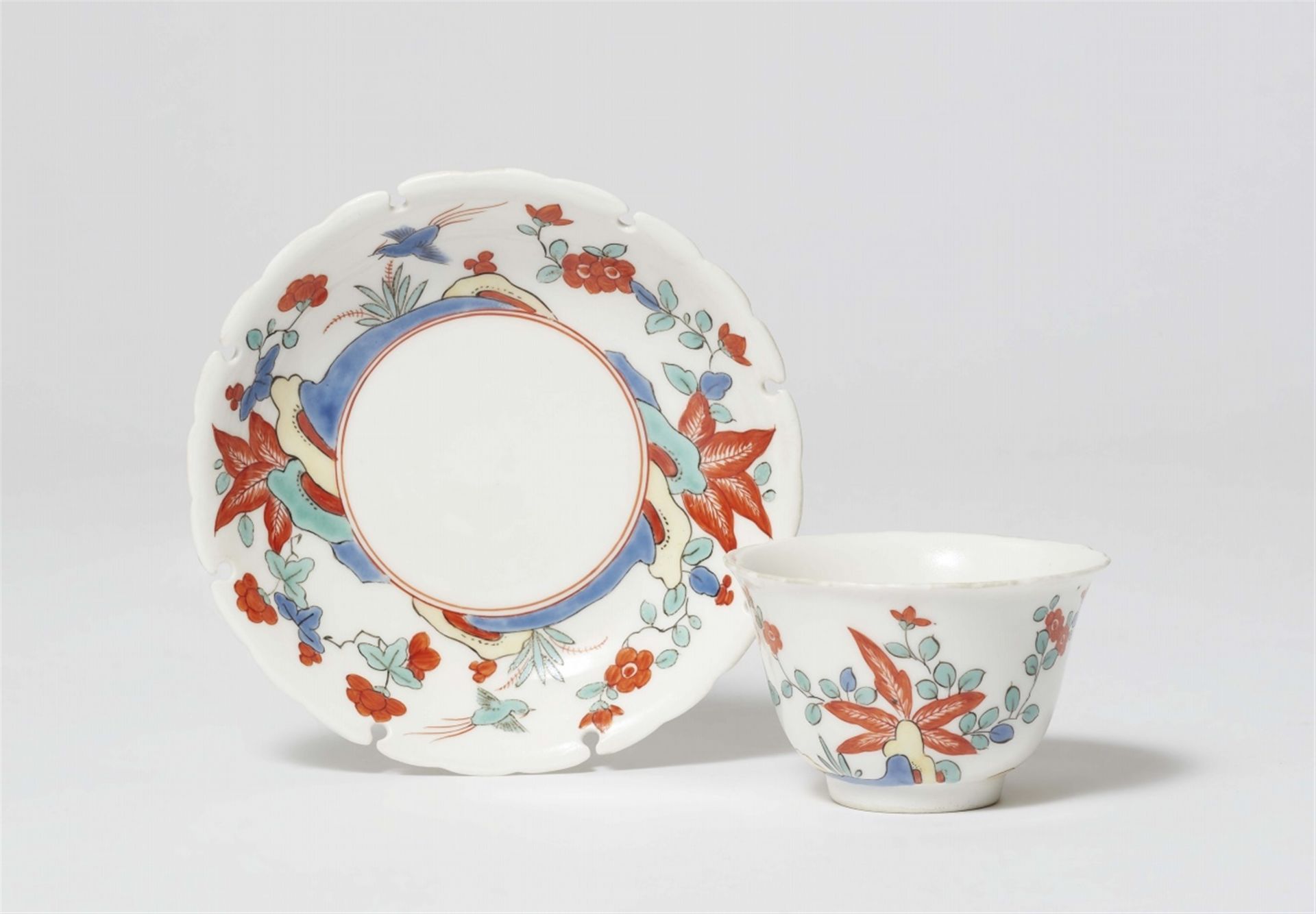 Koppchen mit Dekor im Kakiemon-Stil