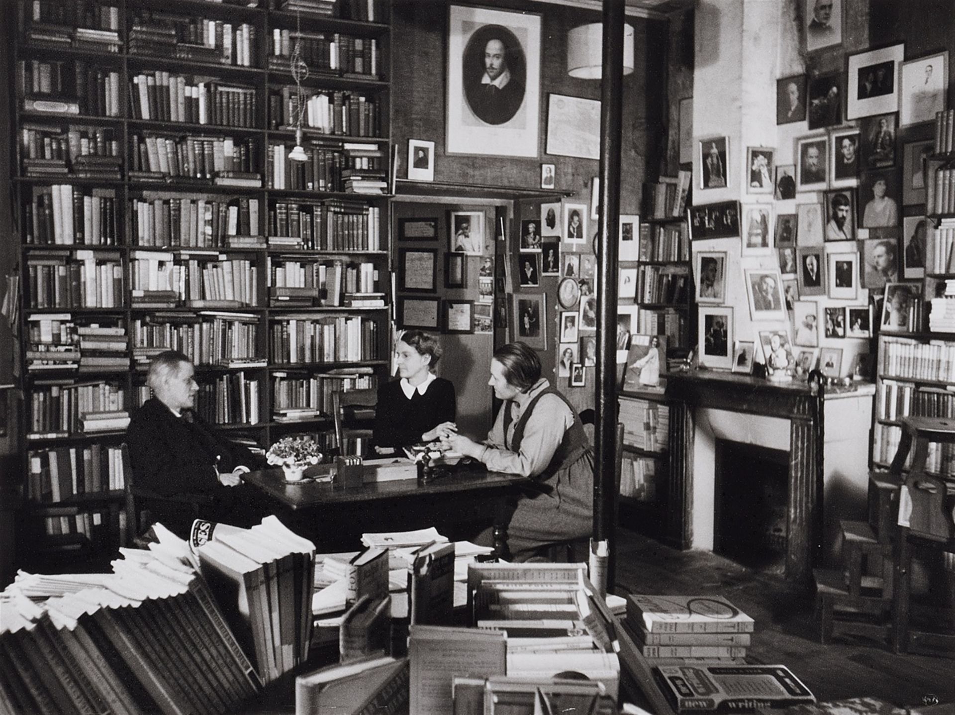 Gisèle Freund<BR>James Joyce with Sylvia Beach and Adrienne Monnier in the bookshop "Shakespeare & C