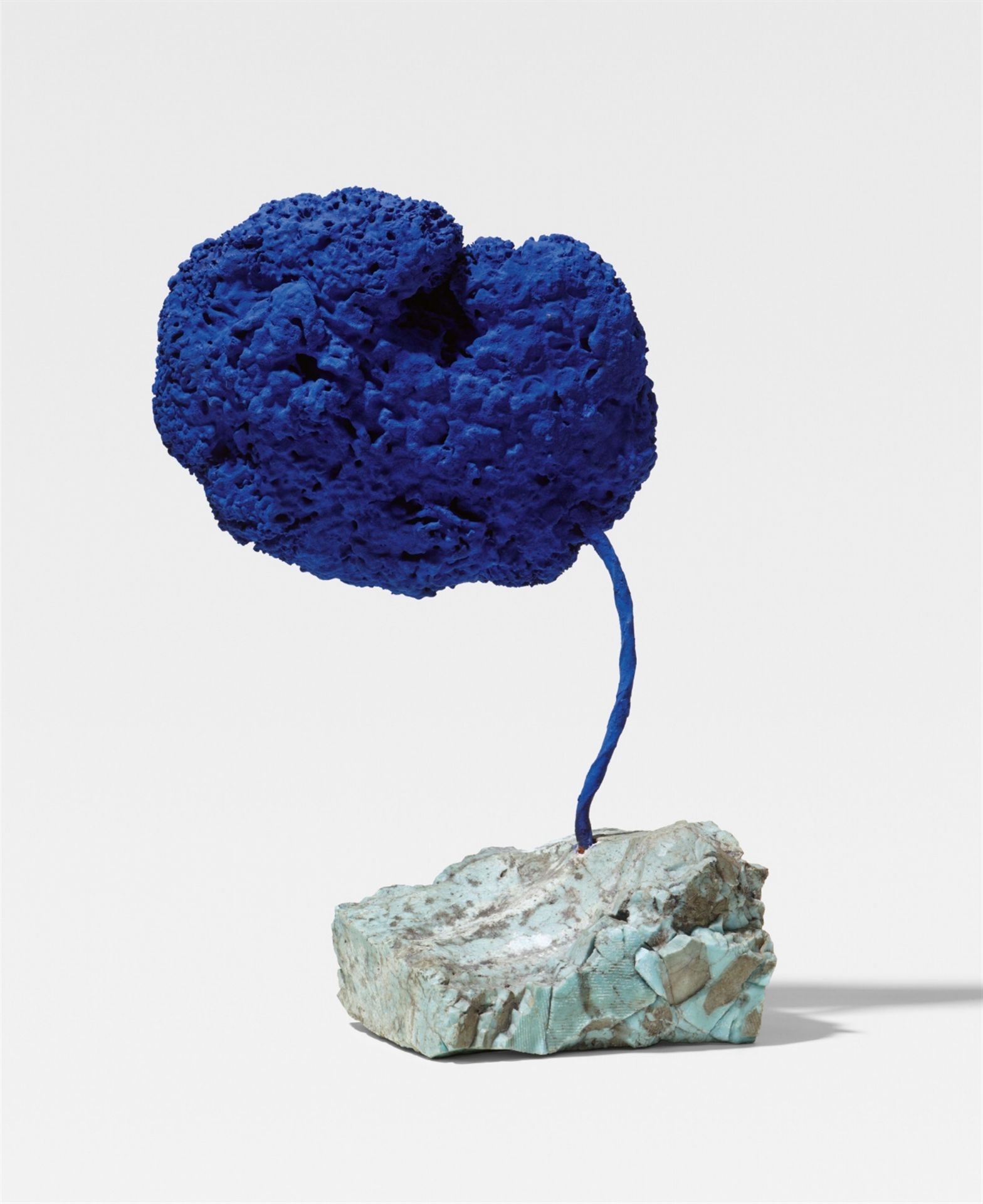 Yves Klein<BR>Sculpture éponge bleue sans titre, (SE 328) - Bild 5 aus 5