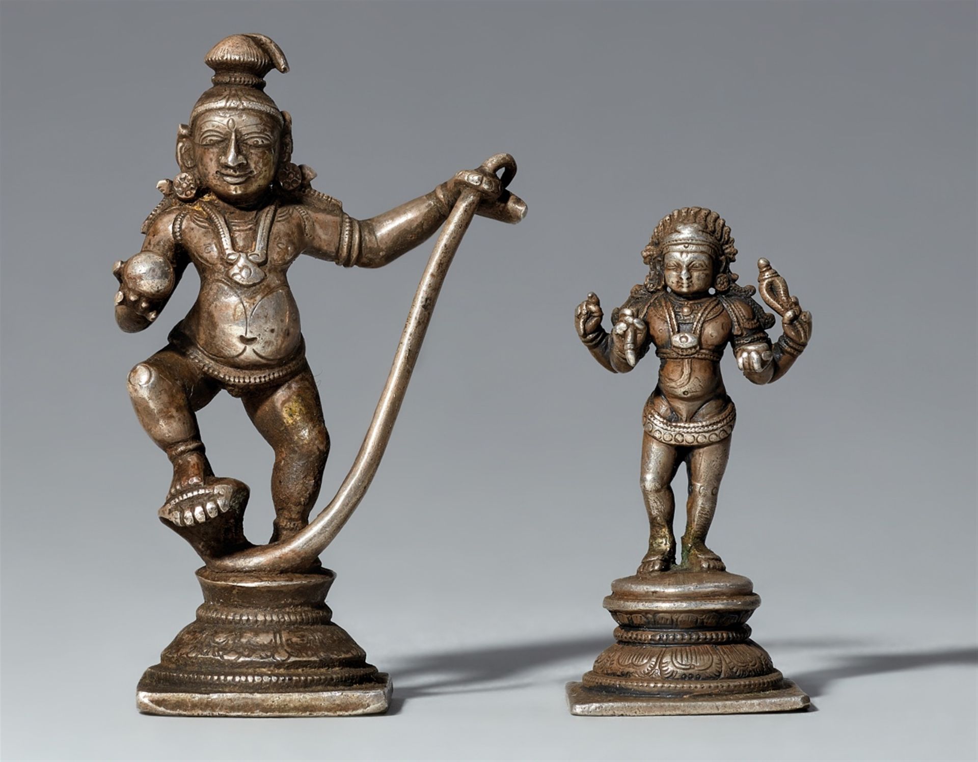 Zwei kleine Figuren. Silber. Süd-Indien. 19./20. Jh.