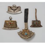 Drei Feuersteintaschen und eine Geldbörse. Leder, Silber und Metall. Tibet