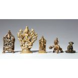 Fünf Figuren von Gottheiten. Kupferlegierung. Zentral- und Süd-Indien. 17./20. Jh.