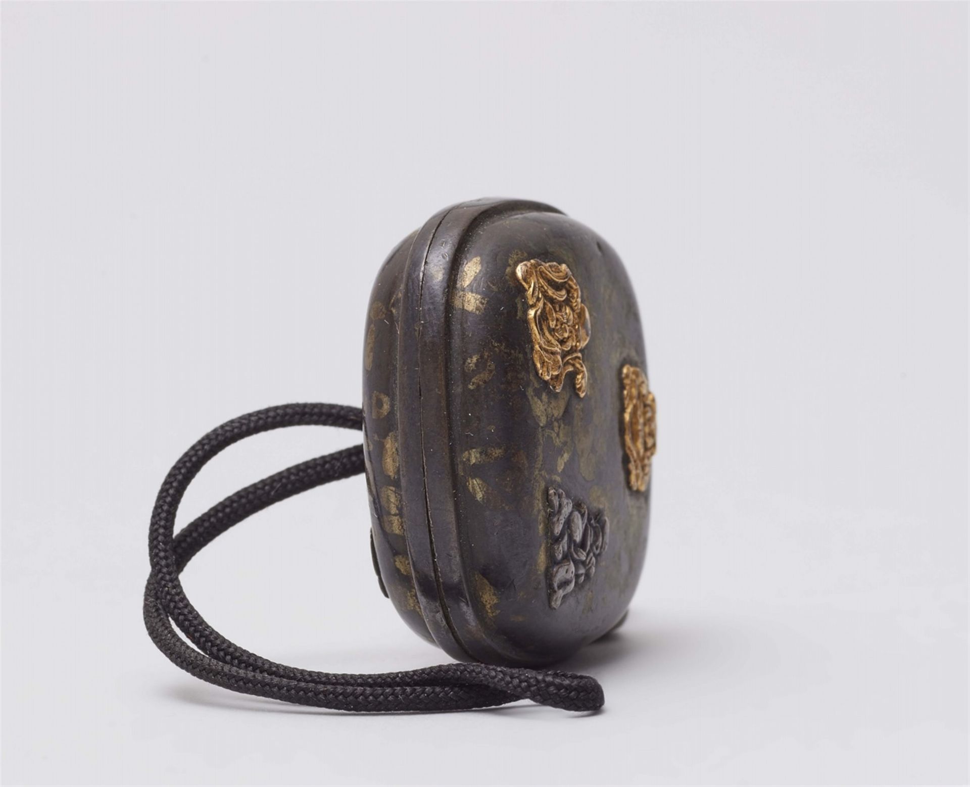 A mixed-metal manju. 19th century - Image 3 of 5