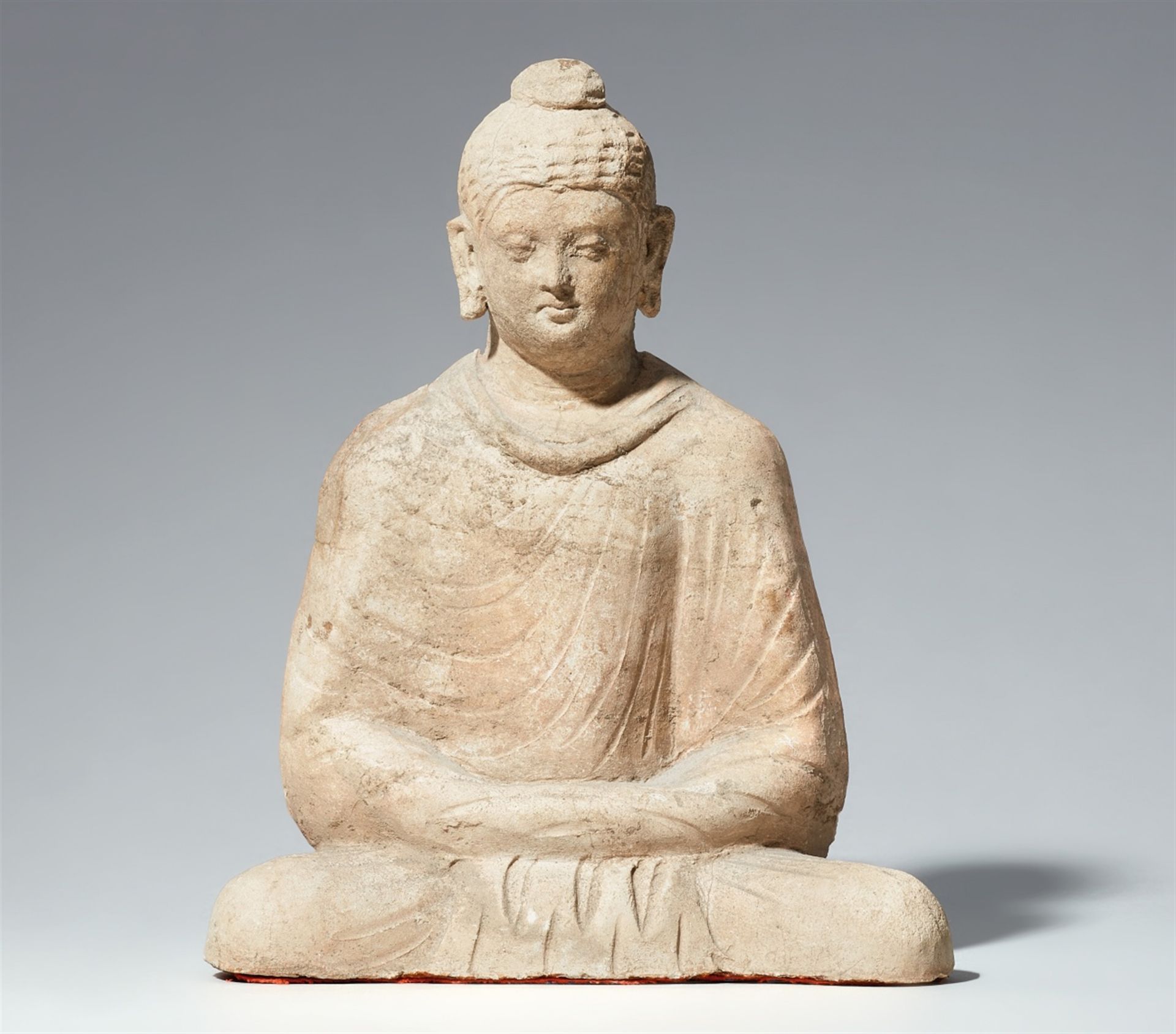 Buddha Shakyamuni. Stucco. Aus einem Wandrelief. Afghanistan, Hadda. 3./4. Jh.