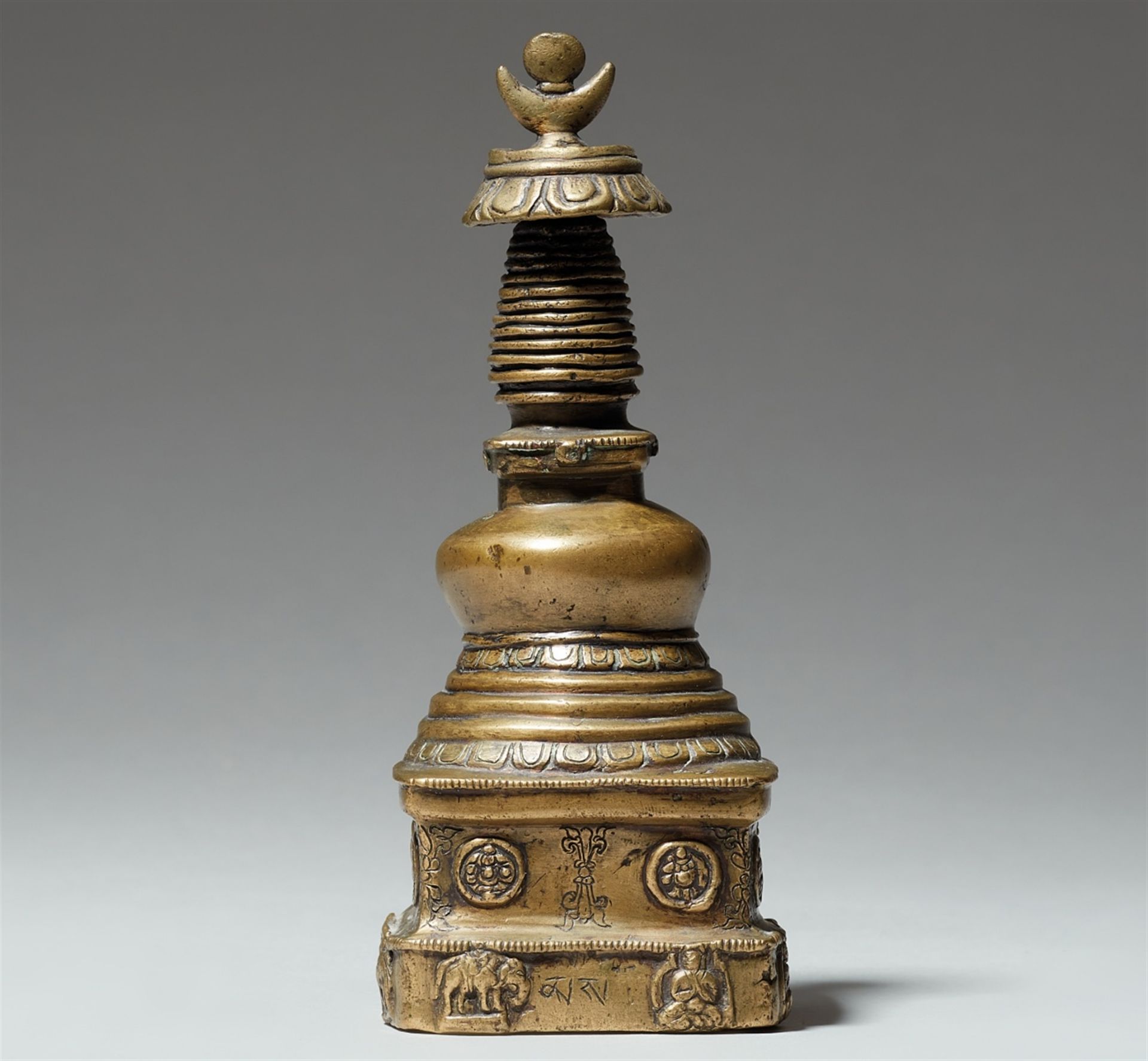 Stupa. Bronze. 18./19. Jh