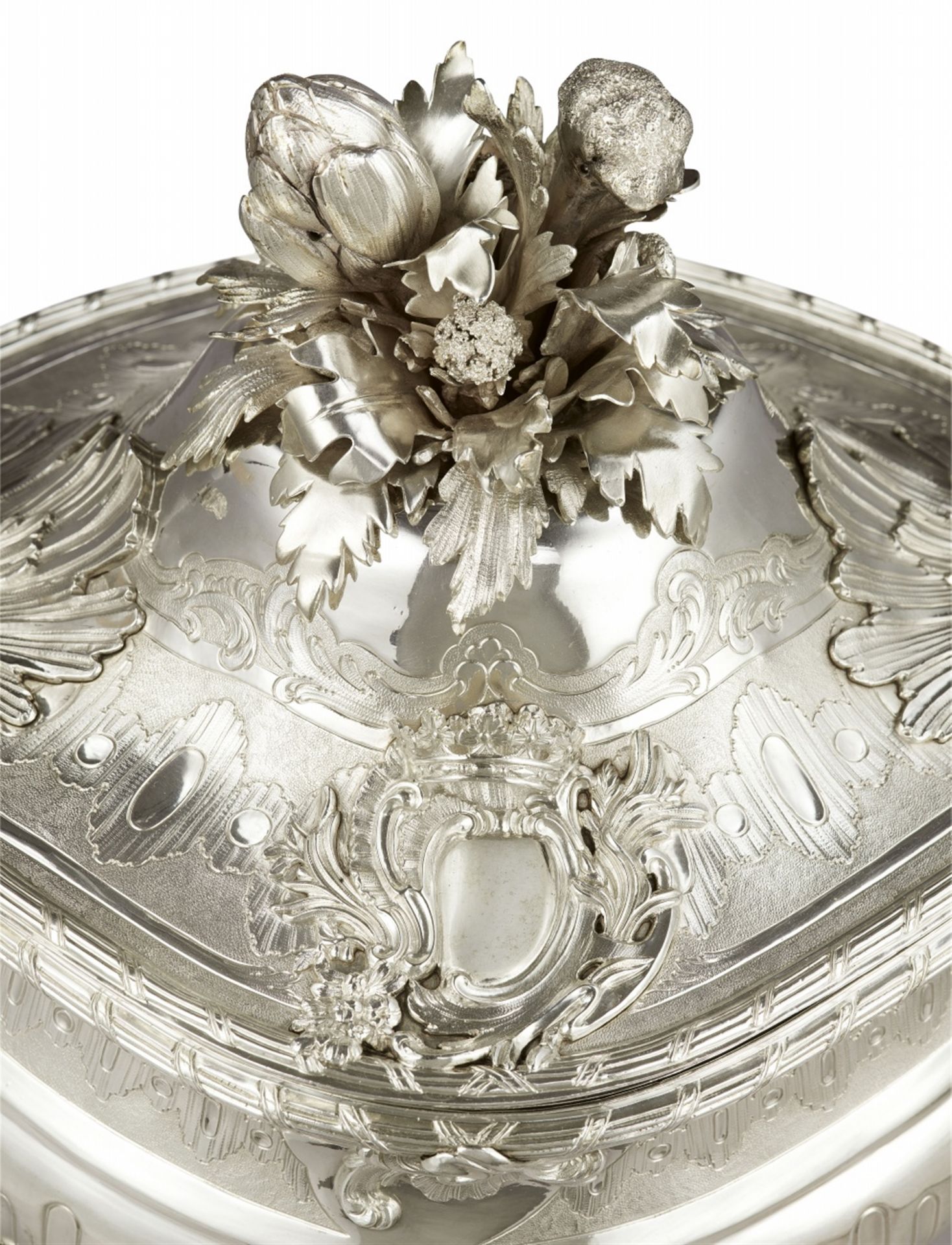 An important Spanish silver tureen and cover - Image 5 of 8