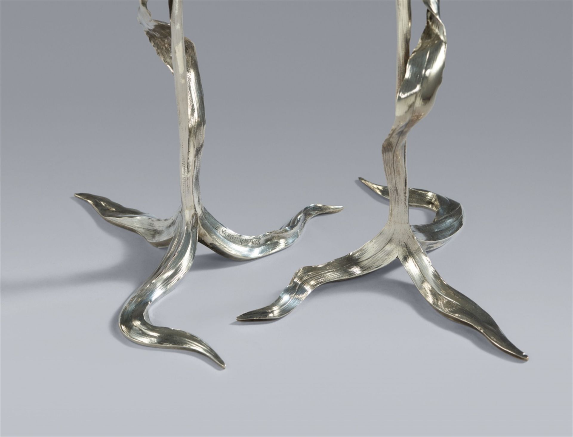 A pair of silver-plated bronze lily lights - Image 4 of 6
