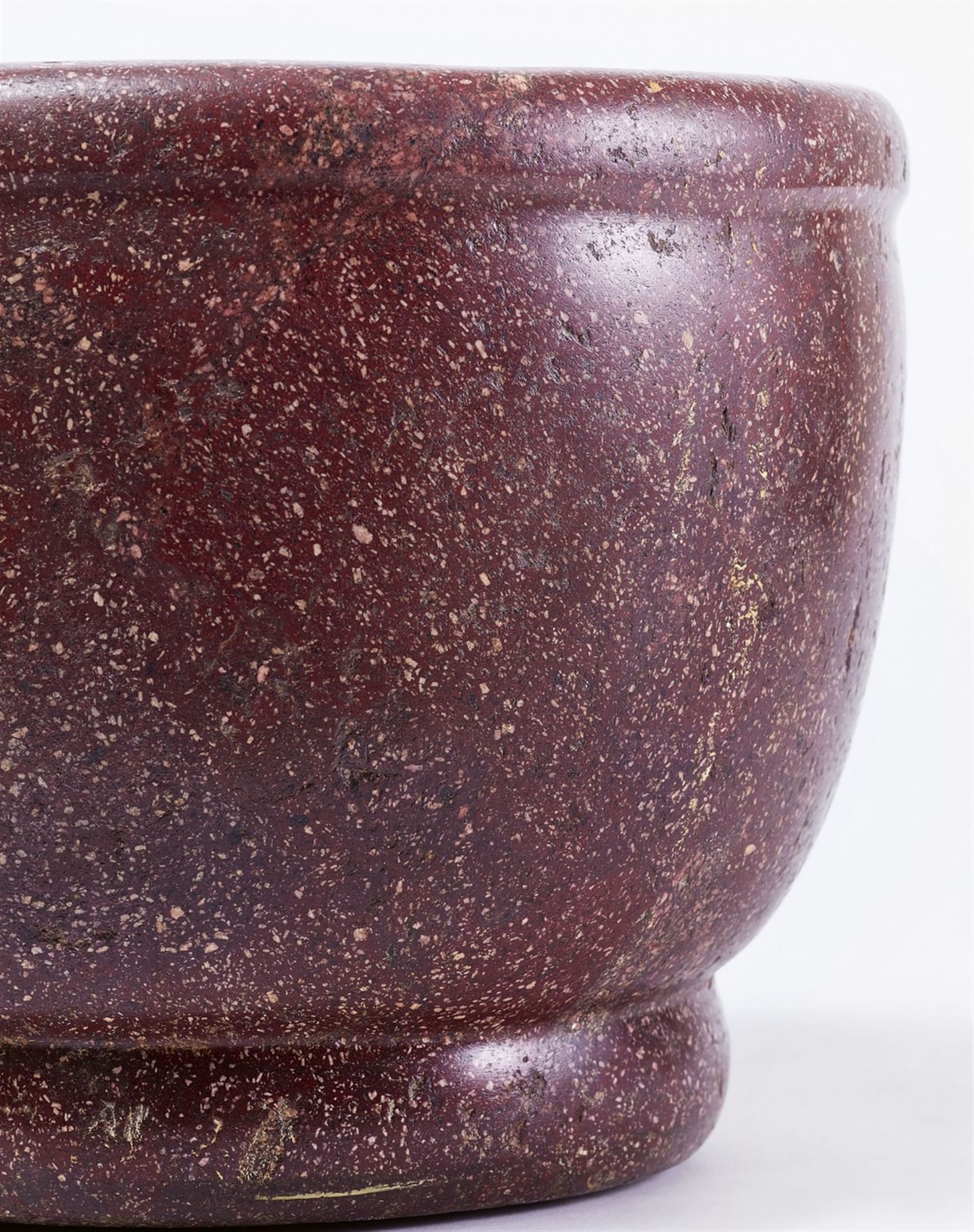 An important red porphyry mortar - Image 4 of 4