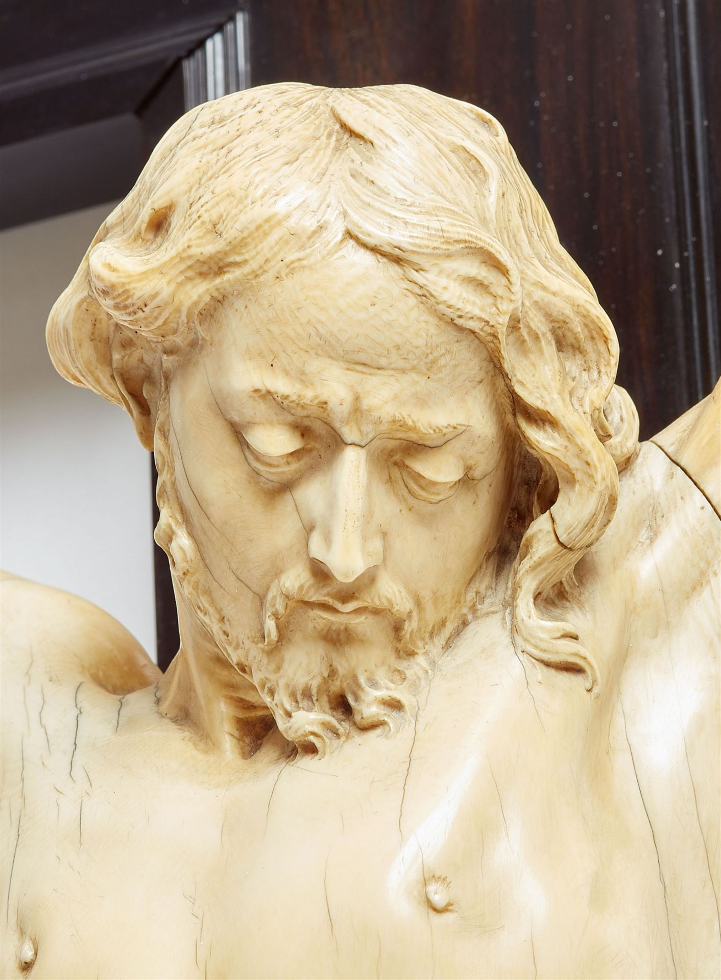 A carved ivory Corpus Christi, attributed to Mattheus van Beveren - Image 4 of 5