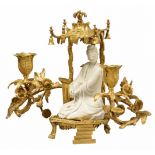 Französischer Ormolu-Kandelaber mit blanc de Chine-Figur. Dehua. Kangxi-Periode (1662-1722)