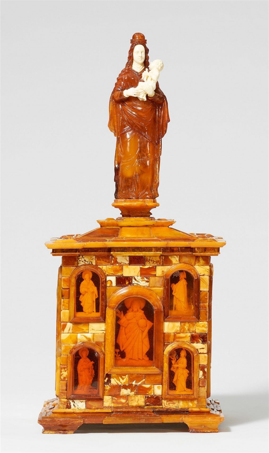 Bedeutender Bernsteinaltar ehemals aus dem Besitz des Klosters Einsiedeln