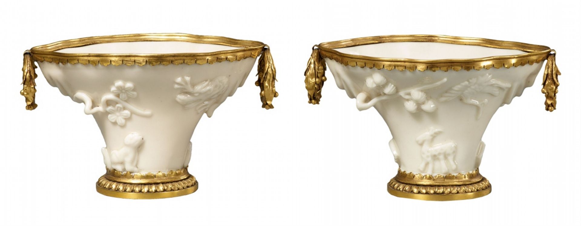 Zwei blanc de Chine-Becher in französischer Louis XVI Ormolu-Montierung. Dehua. Kangxi-Periode (1662