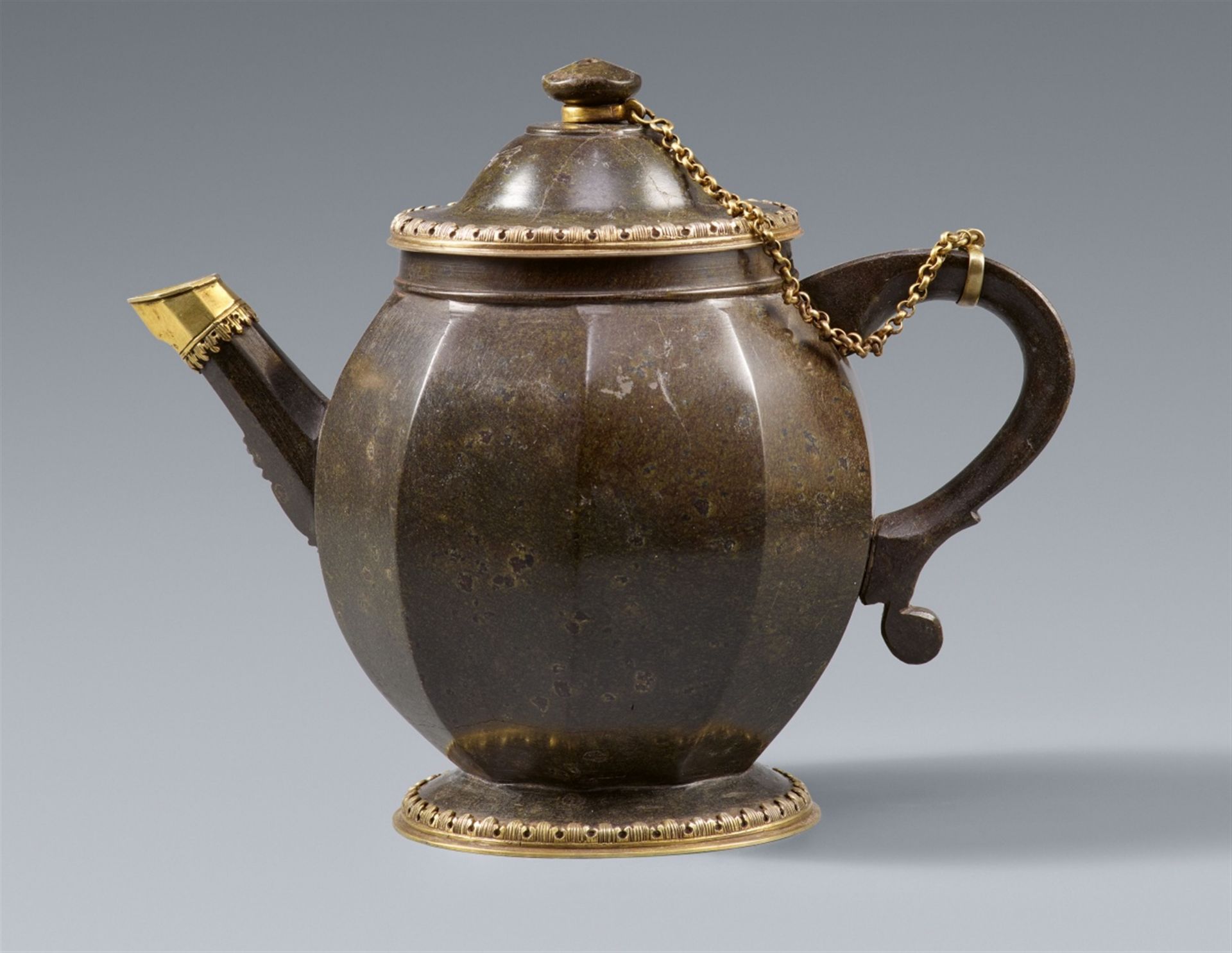 A Saxon serpentine teapot