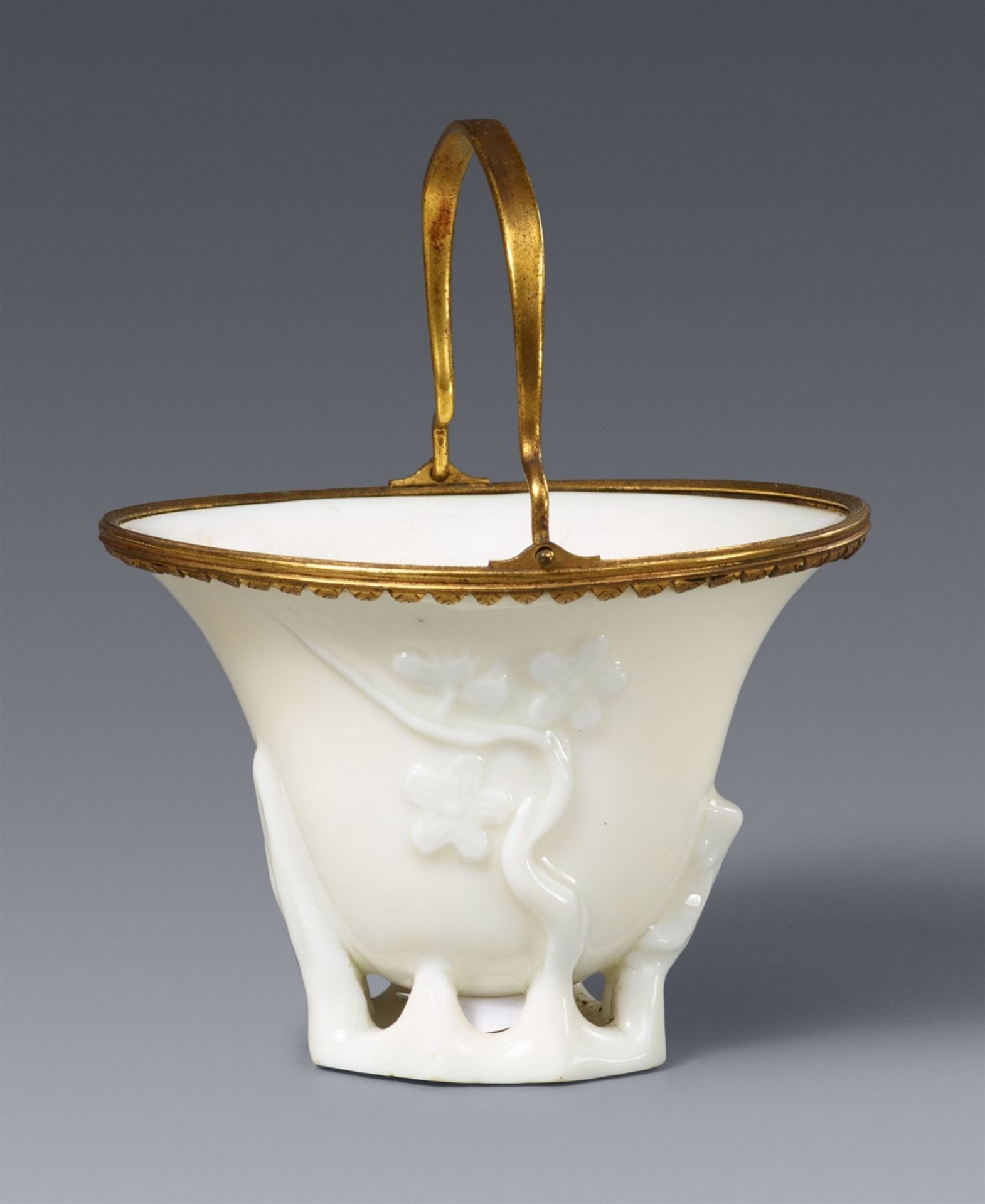 Blanc de Chine-Becher in Ormolu-Montierung. Dehua. Kangxi-Periode (1662-1722)