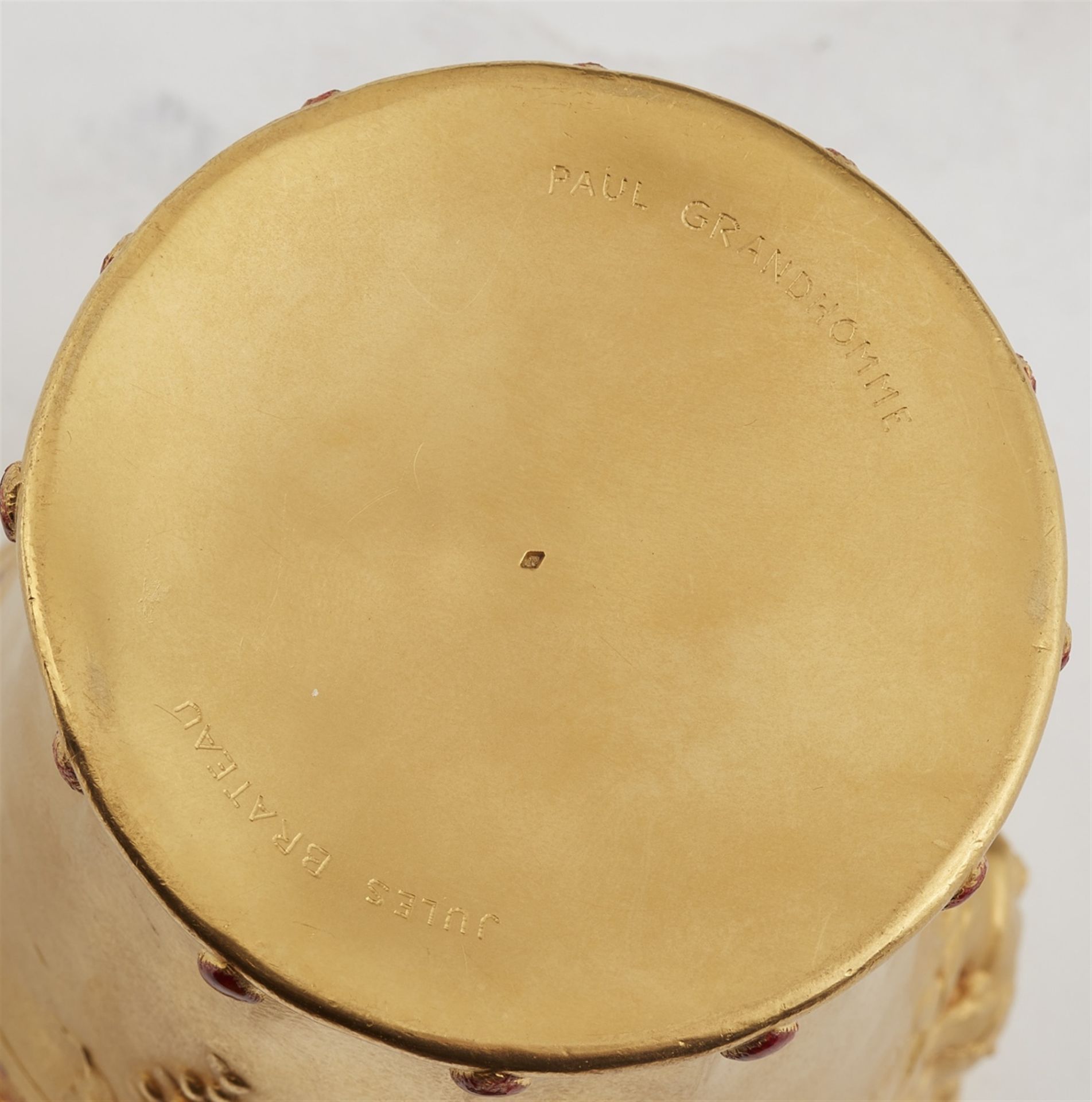 A museum quality gold beaker “Les Vendanges” - Image 3 of 7