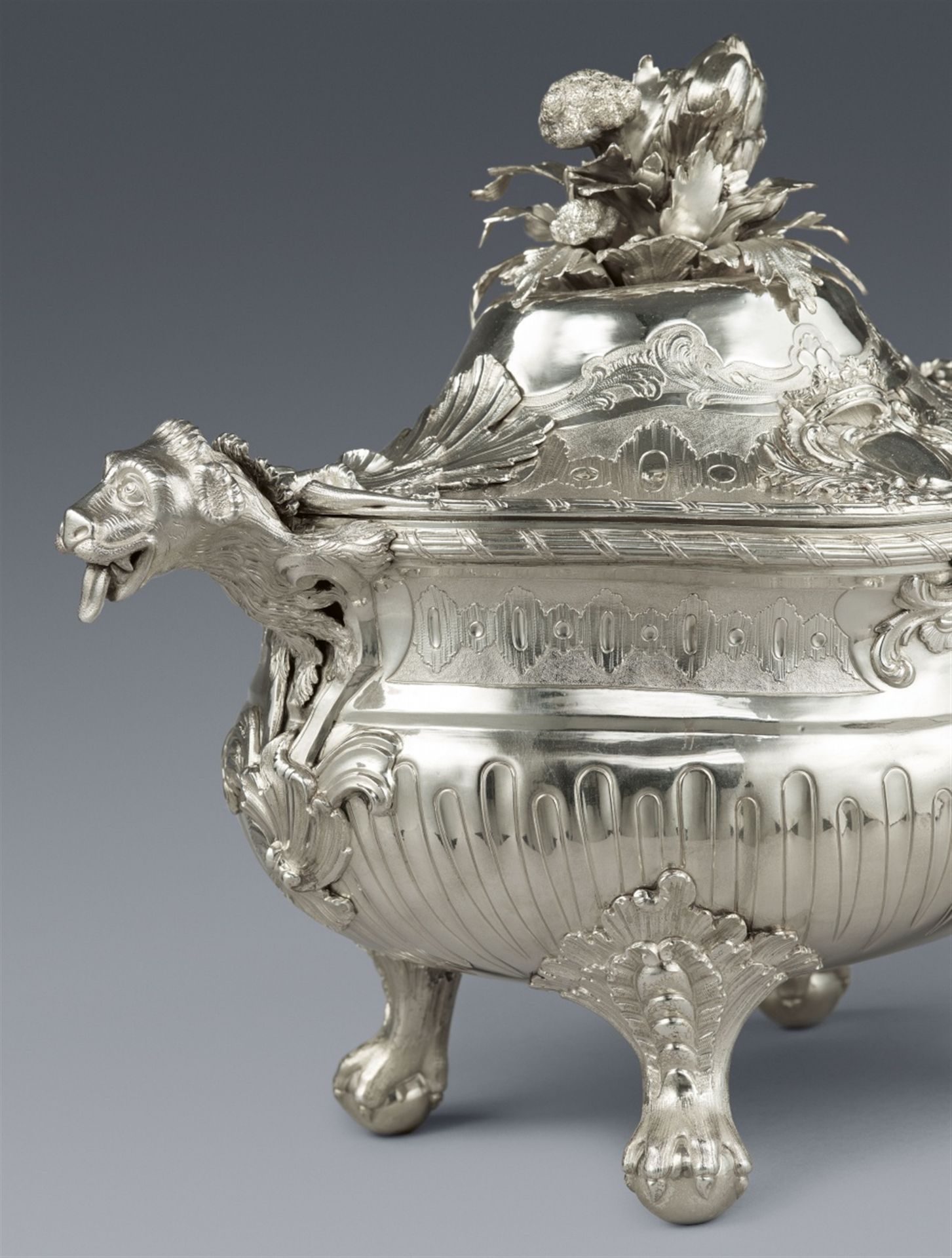 An important Spanish silver tureen and cover - Image 8 of 8