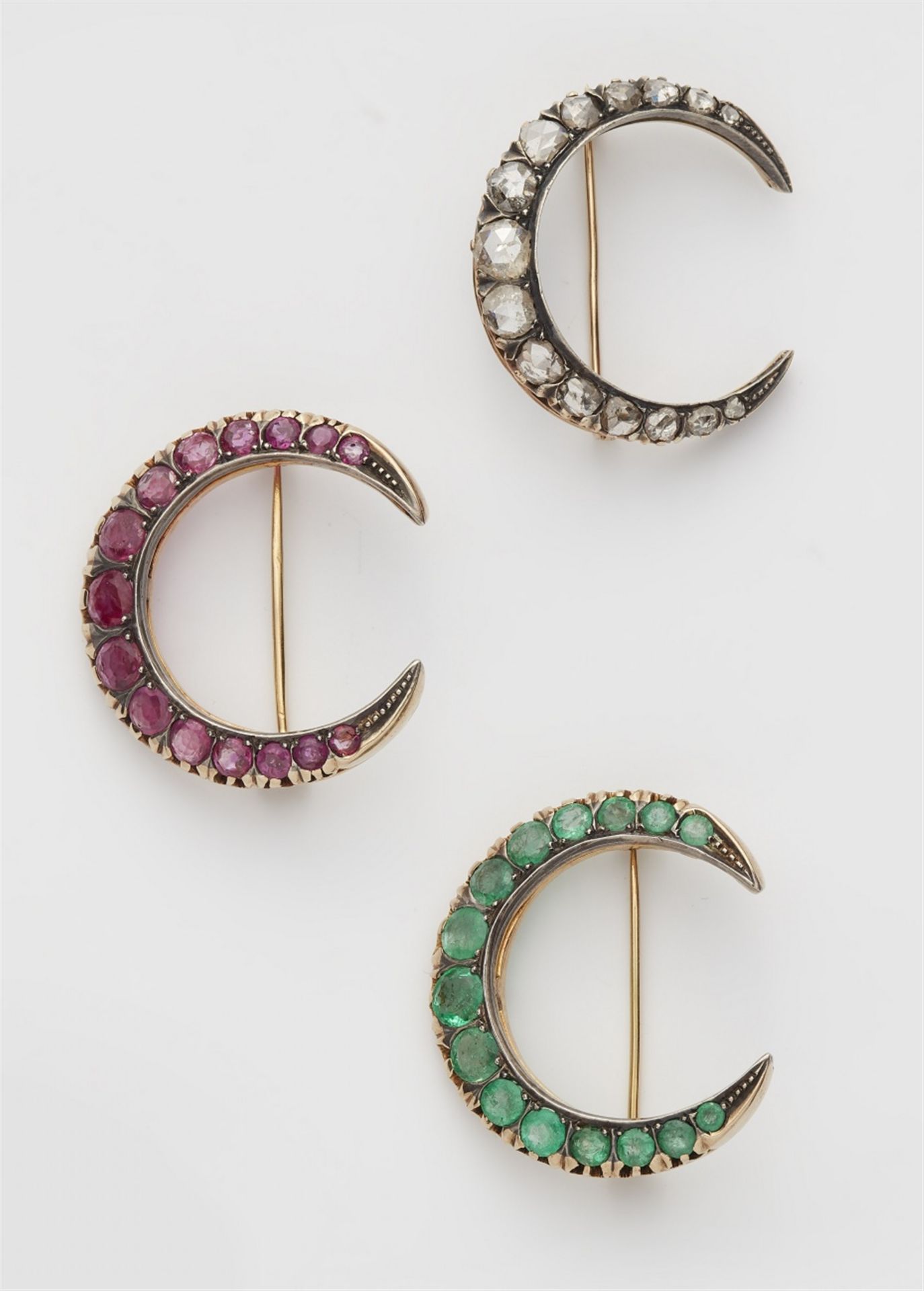 Three 14k gold crescent moon brooches - Image 3 of 3