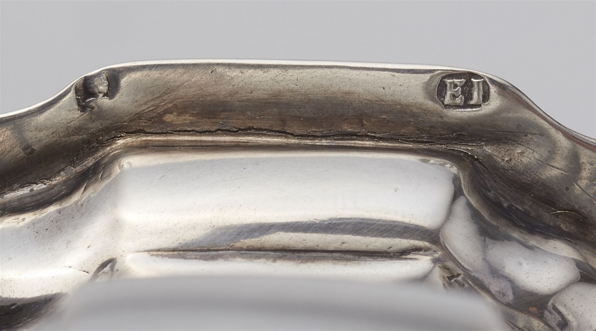 An Augsburg silver sugar caster - Image 2 of 3