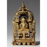 Jain-Altar des tirthankara Ajitanatha. Gelbguss. Indien, Rajasthan. Spätes 15. Jh.