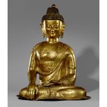 Große Figur des Buddha Shakyamuni. Kupfer-Repoussé, vergoldet. Tibet. 19. Jh.