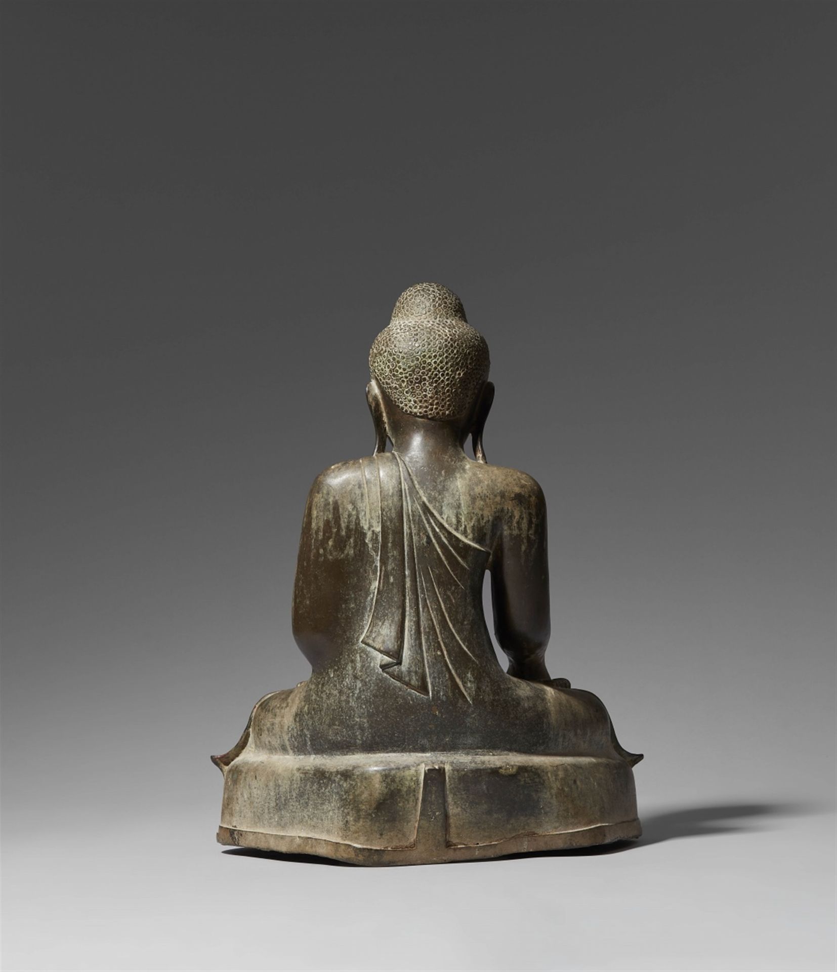 A Mandalay bronze figure of Buddha Shakyamuni. Bronze. Burma.19th century - Image 2 of 2
