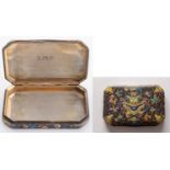 Silver-gilt snuff box decorated with polychrome dragons