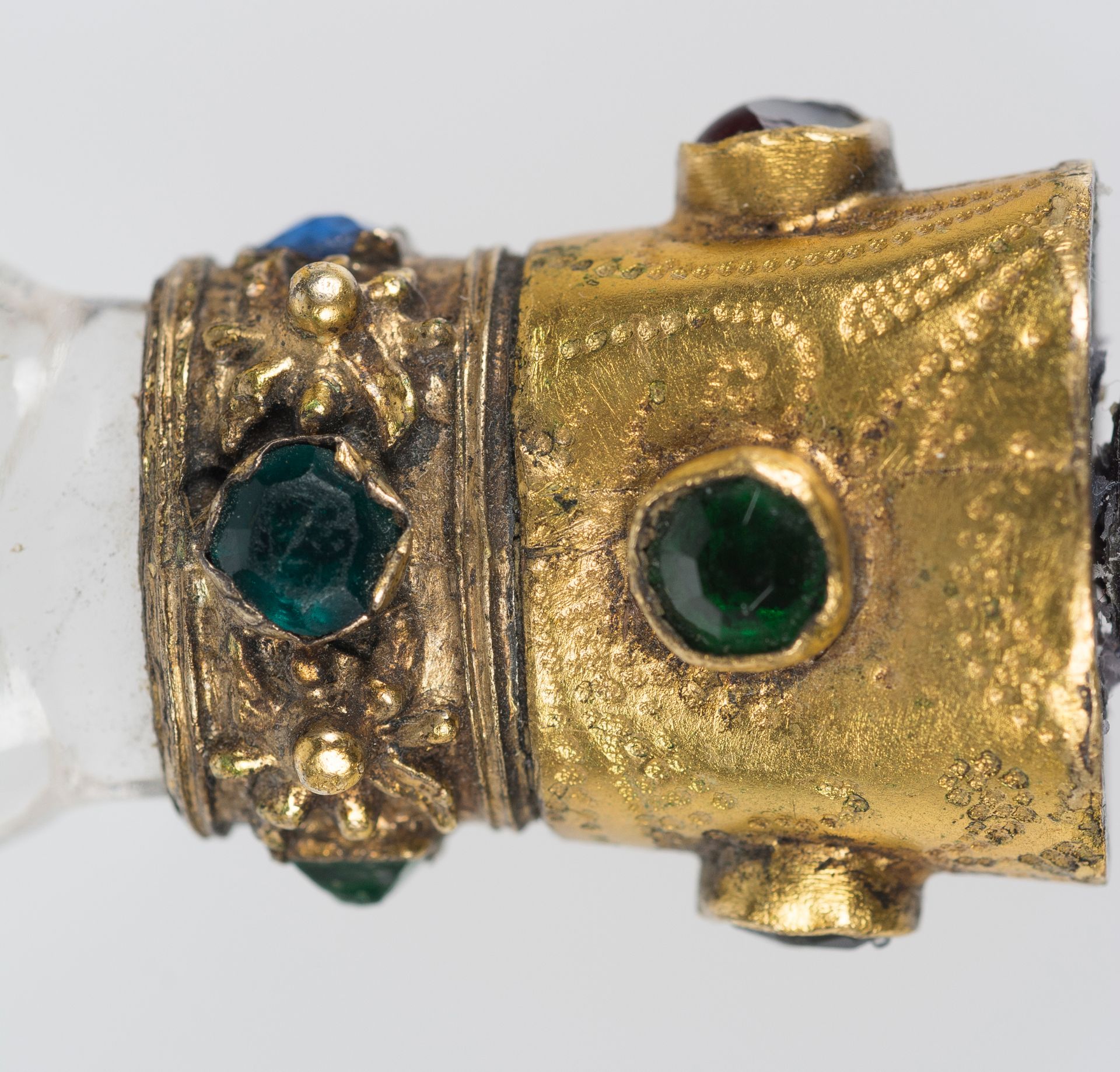 Rock crystal and gilded copper figa with precious stone cabochons. Gothic. 15th century. - Image 3 of 7