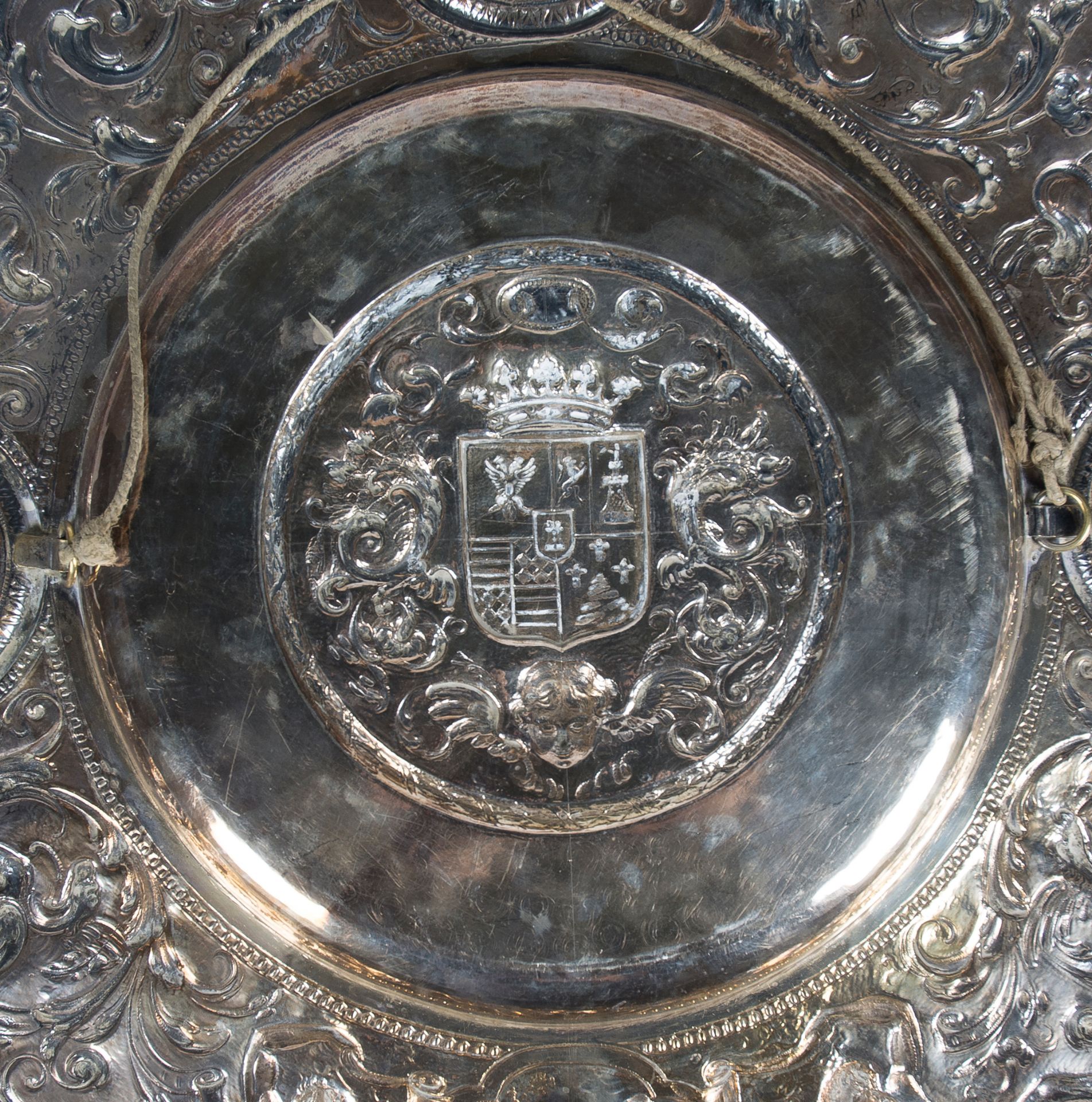 Large, embossed and chased silver plate. 19th century. - Image 5 of 7