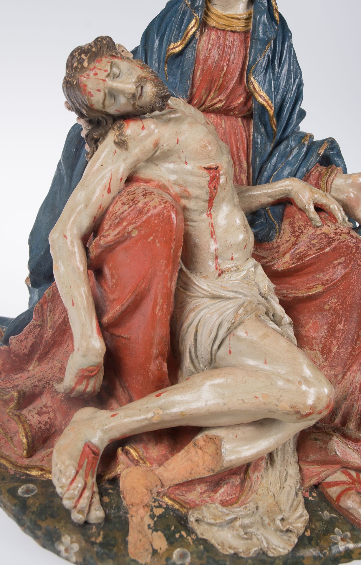 "Pietà". Polychromed and gilded terracotta sculpture. Andalusian School. Granada. Late 17th ce - Image 4 of 9