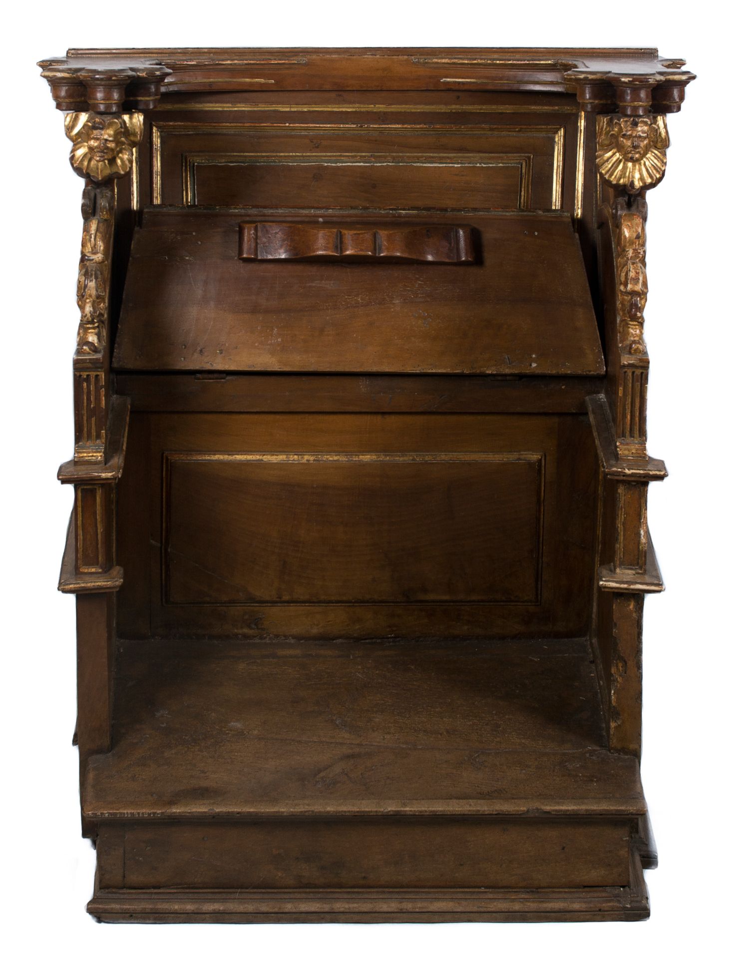 Imposing, carved and partially gilded wooden choir chair. Venise. Italy. 16th century. - Bild 3 aus 5