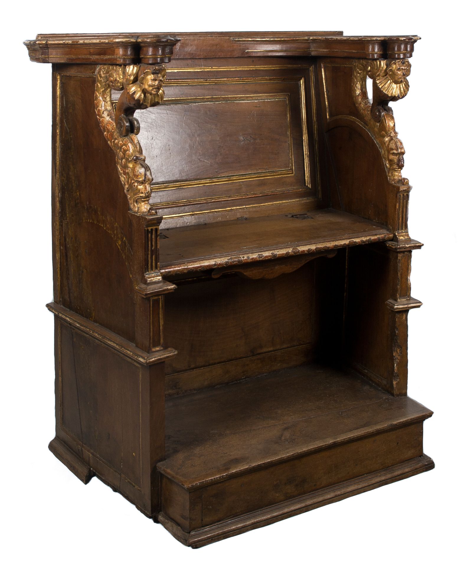 Imposing, carved and partially gilded wooden choir chair. Venise. Italy. 16th century.