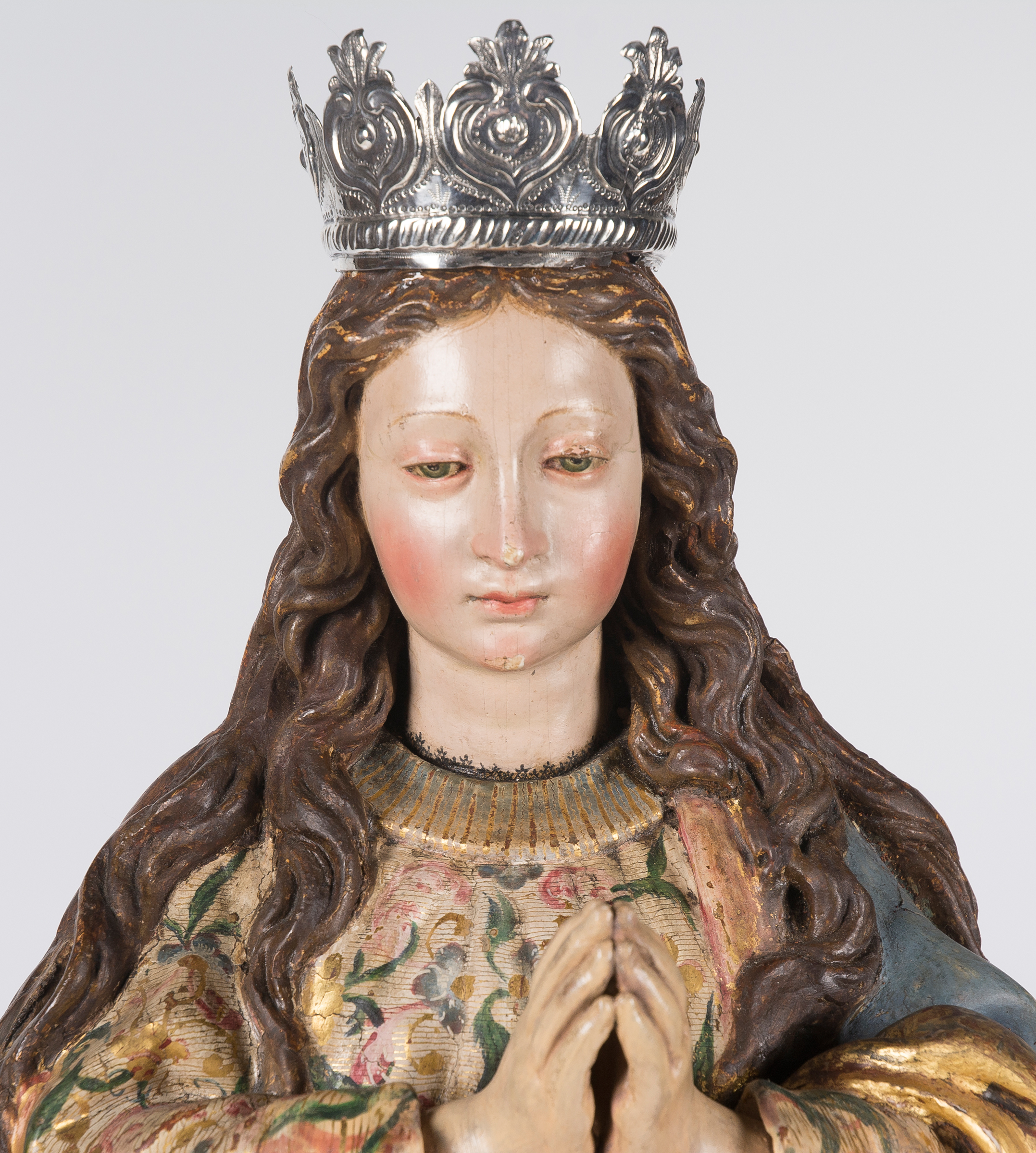 "Our Lady Immaculate". Carved, polychromed and gilded wooden sculpture. Colonial School. Peru. 17th - Image 4 of 7