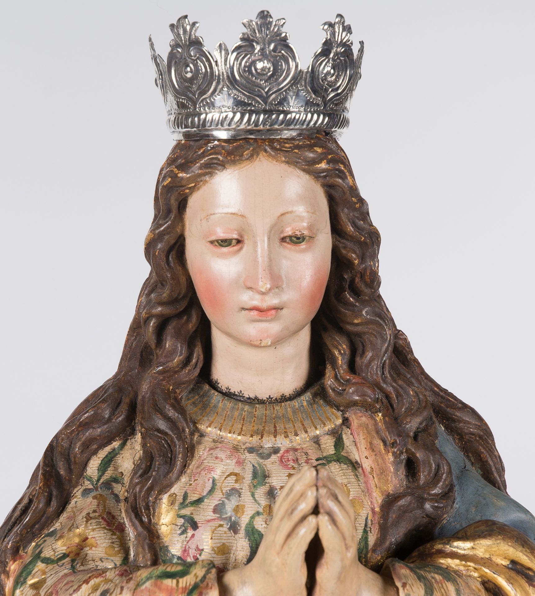 "Our Lady Immaculate". Carved, polychromed and gilded wooden sculpture. Colonial School. Peru. 17th - Image 4 of 7