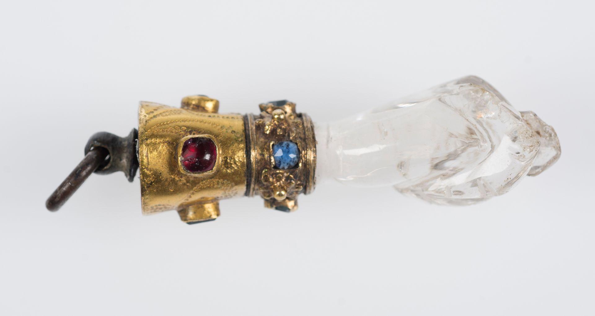 Rock crystal and gilded copper figa with precious stone cabochons. Gothic. 15th century. - Image 4 of 7