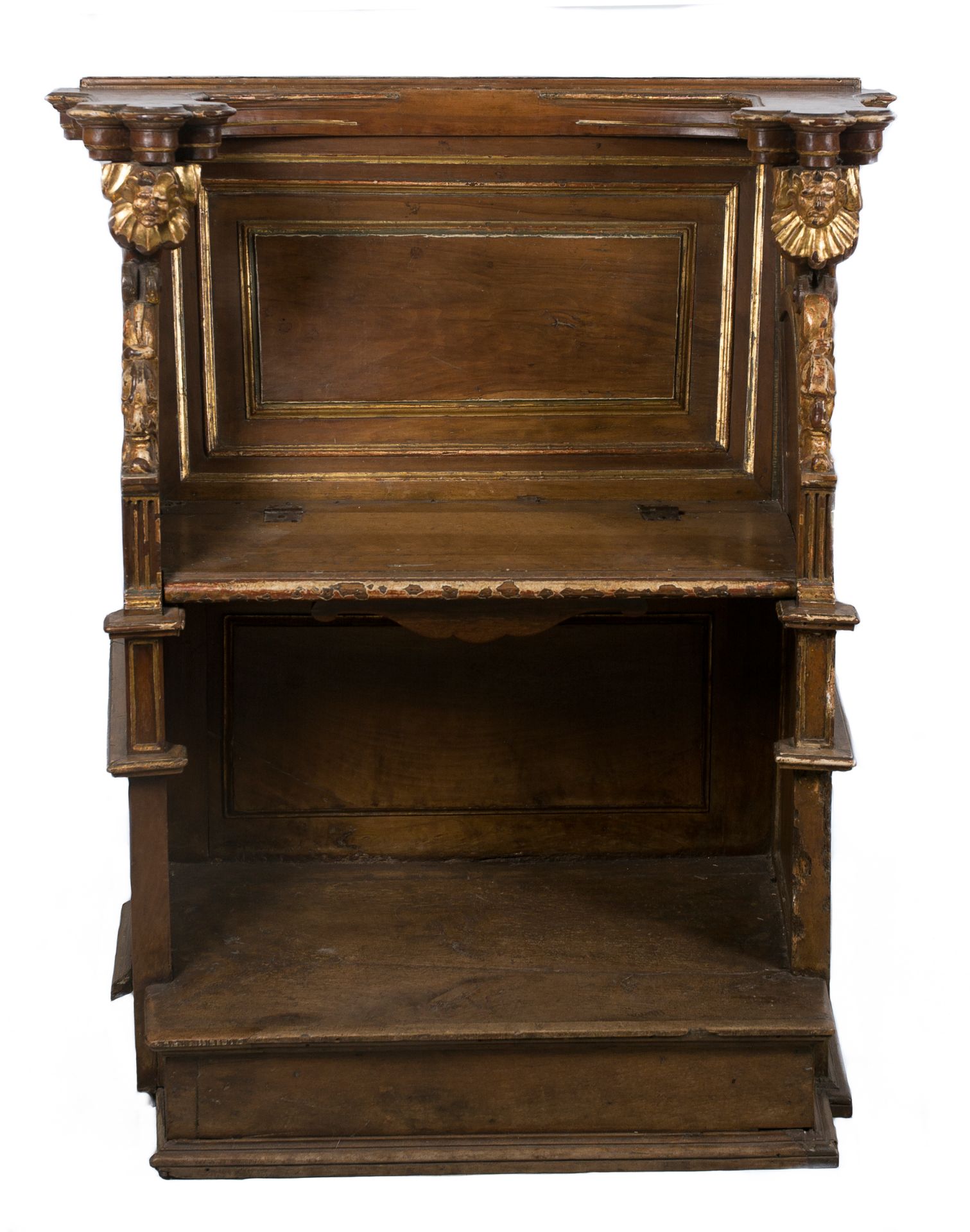 Imposing, carved and partially gilded wooden choir chair. Venise. Italy. 16th century. - Image 2 of 5