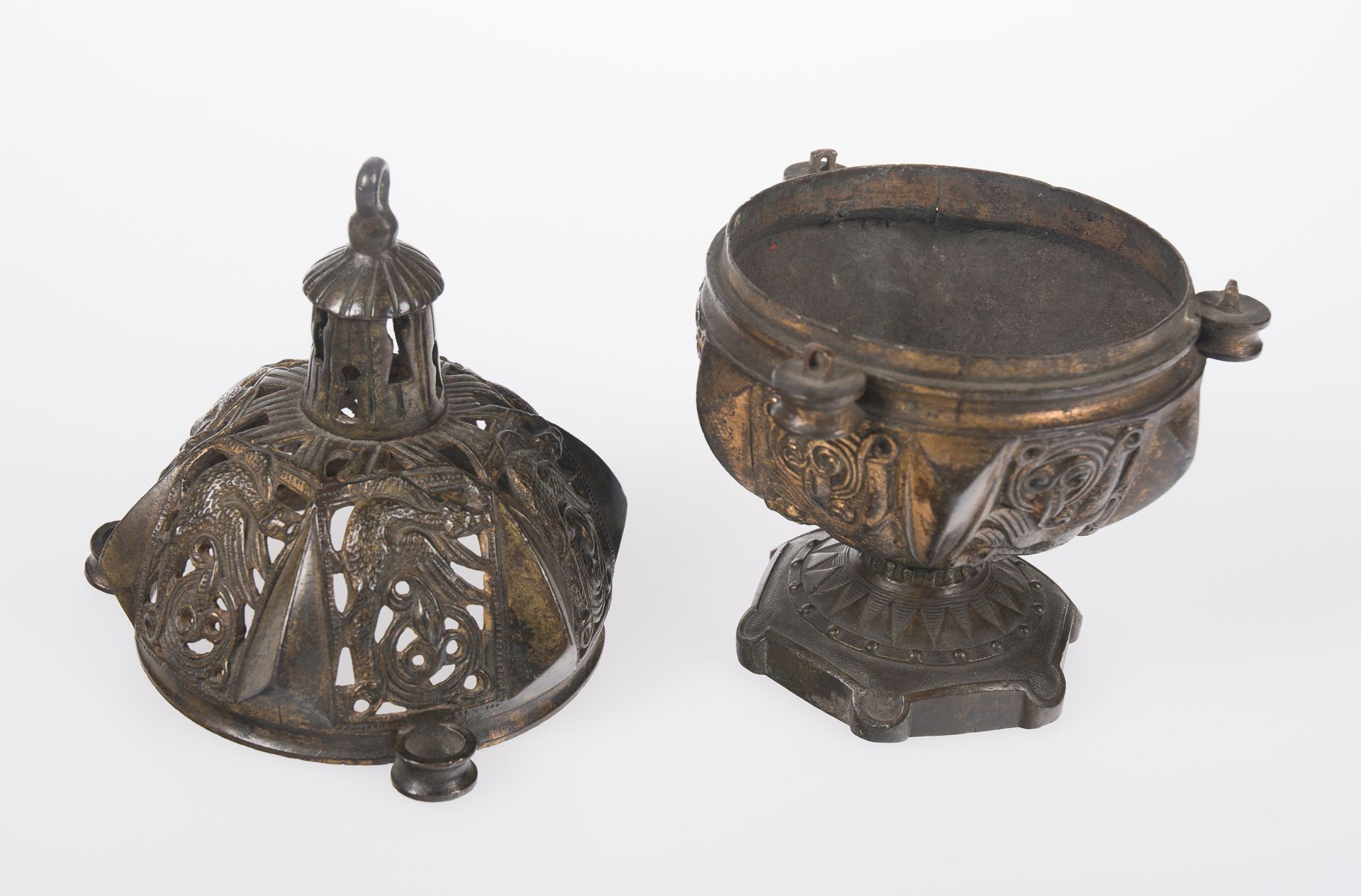 Gilded bronze censer. Gothic. 15th century. - Bild 5 aus 6